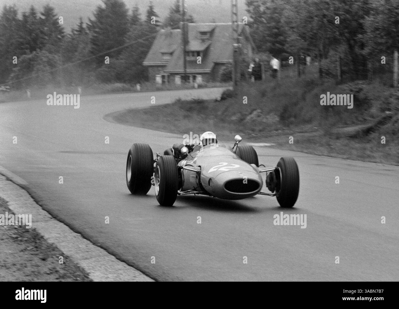 GP de Belgique, Spa 12 juin 1966..Guy Ligier, Cooper T81 (crédit image : ©Sutton Motorsports/ZUMA Press) Banque D'Images