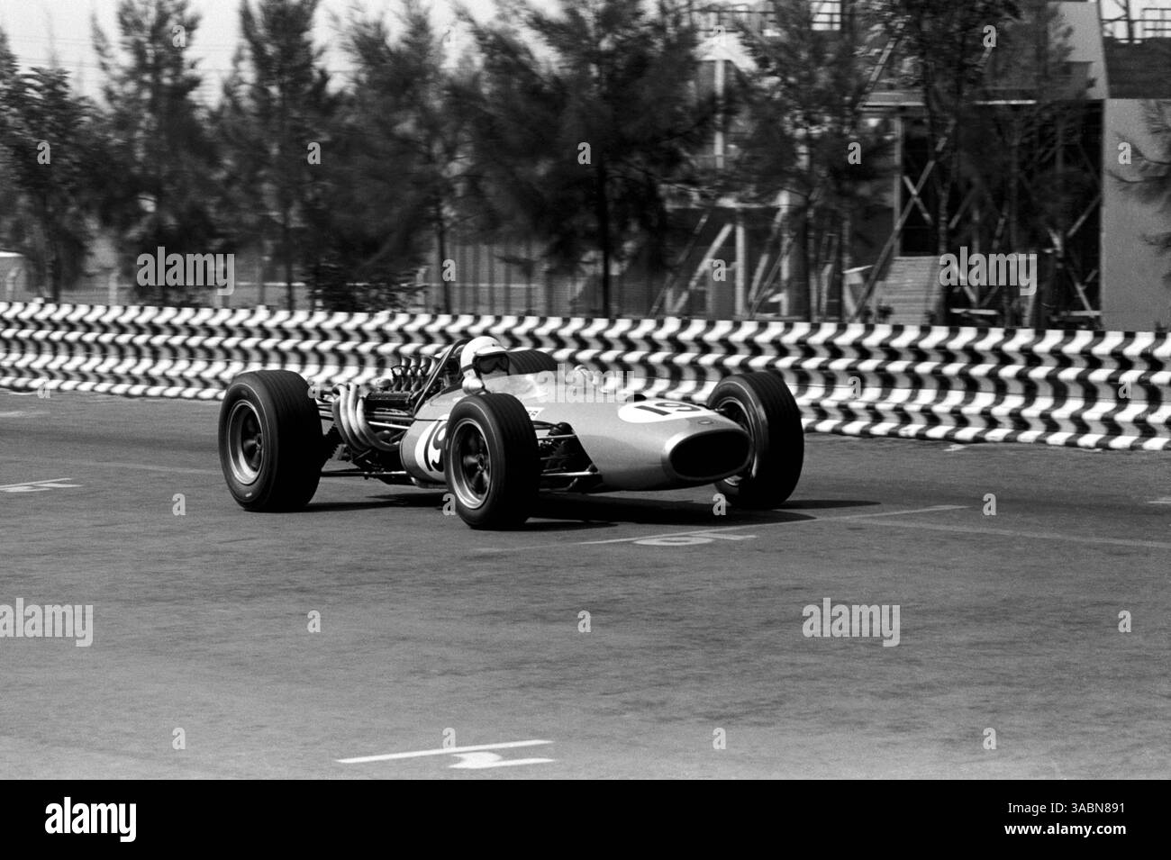 Guy Ligier (FRA) Brabham BT20 a terminé onzième de ce qui s'est avéré être sa dernière apparition au GP (en tant que pilote)... Grand Prix du Mexique, Mexico, 22 octobre 1967. (Crédit image : ©Sutton Motorsports/ZUMA Press) Banque D'Images