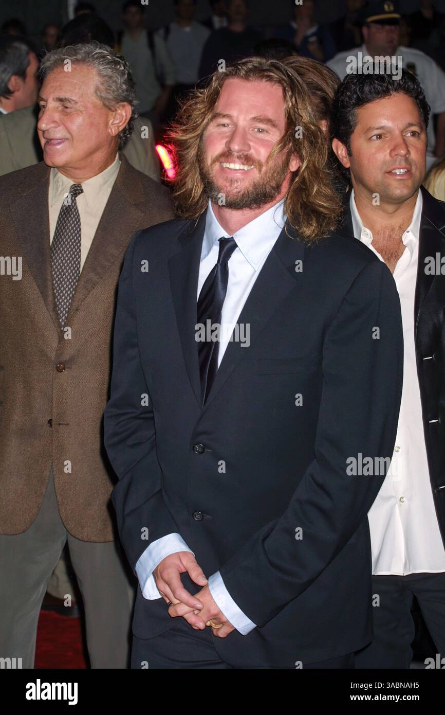 Val Kilmer assiste à la première de 'Red Dragon' au Ziegfeld Theater le 30 septembre 2002 à New York. Banque D'Images