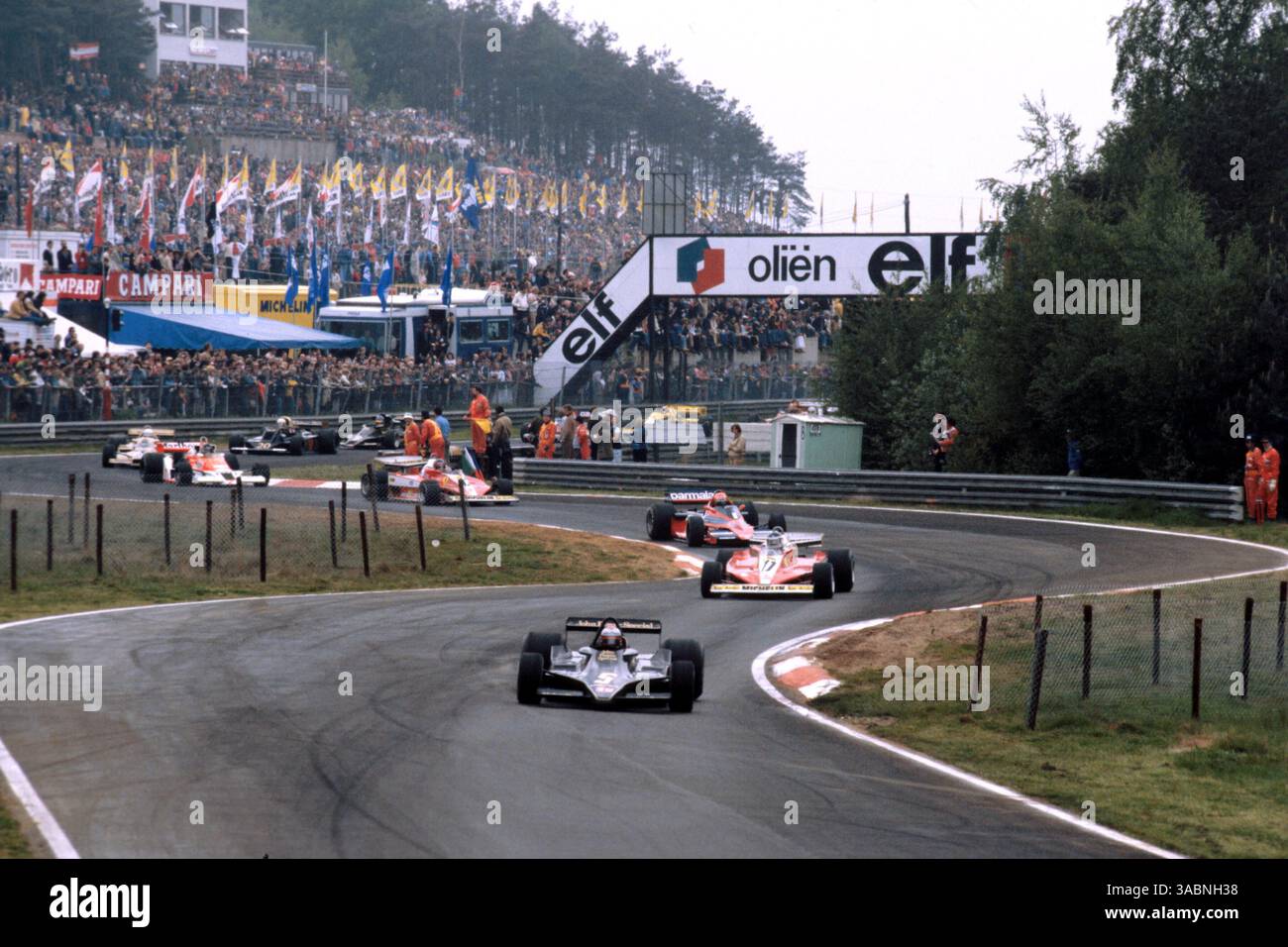 Vainqueur Mario Andretti(USA) Lotus 78 en tête au premier tour contre Reutemann et Lauda..GP de Belgique, Zolder, 21 mai 1978 (crédit image : ©Sutton Motorsports/ZUMA Press) Banque D'Images