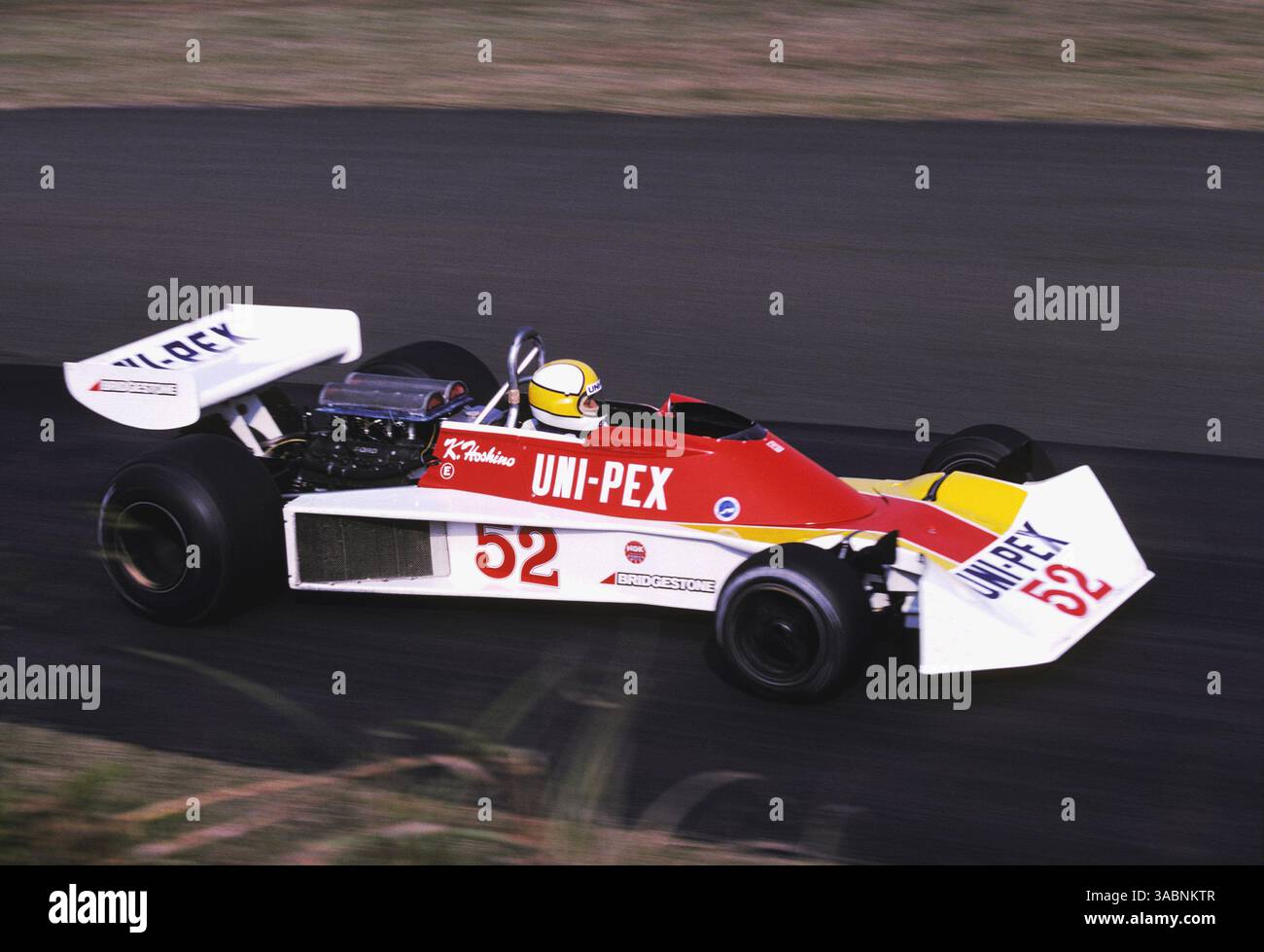 Kazuyoshi Hoshino (JPN) Heros Racing Tyrrell 007 a atteint la troisième place de son premier GP avant de prendre sa retraite au 29e tour avec des problèmes de pneus. C'était le premier GP de la société de pneus Bridgestone..Grand Prix japonais, Rd 16, Fuji, Japon, 24 octobre 1976..meilleure IMAGE. (Crédit image : ©Sutton Motorsports/ZUMA Press) Banque D'Images