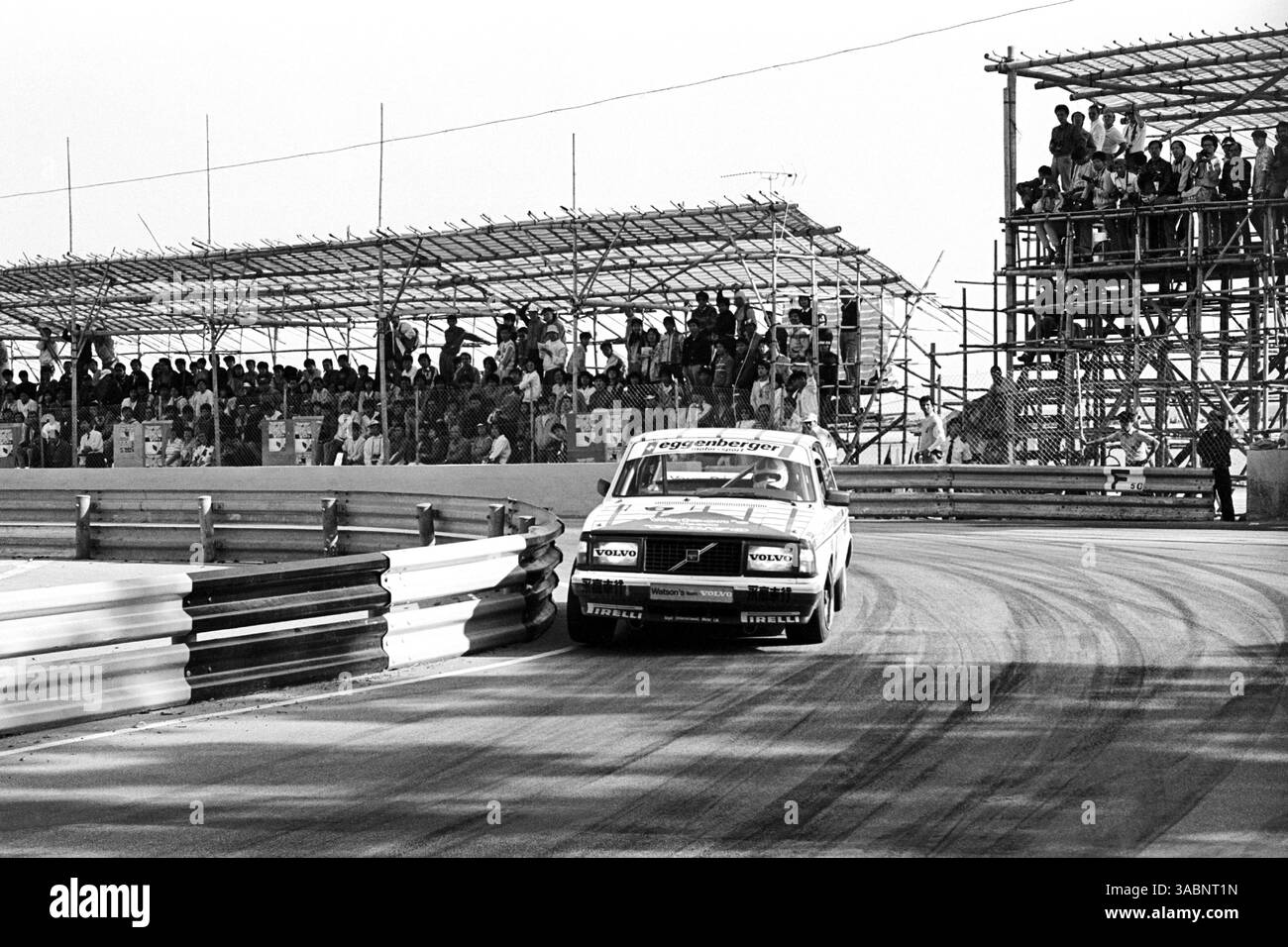 Vainqueur de la course Gianfranco Brancatelli (ITA) Eggenberger Volvo 240 Turbo..Macau Guia Race for Touring Cars, Macao, Hong Kong, 25 novembre 1985. (Crédit image : ©Sutton Motorsports/ZUMA Press) Banque D'Images