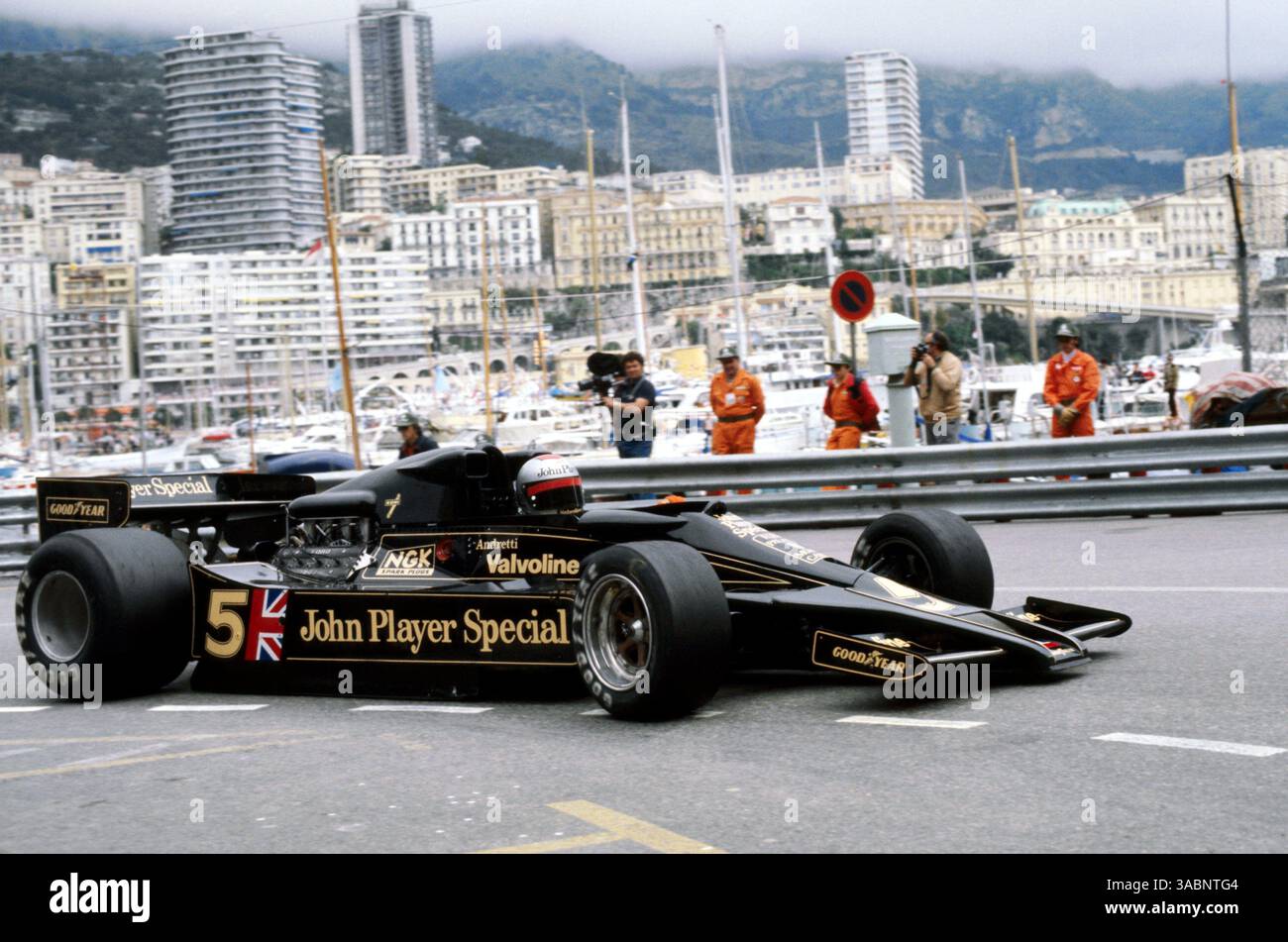 Mario Andretti (USA) Lotus 78 a terminé onzième et dernier après un long arrêt pour réparer une fuite de carburant..Monaco Grand Prix, Rd 5, Monte-Carlo, Monaco, 7 mai 1978..meilleure IMAGE (crédit image : ©Sutton Motorsports/ZUMA Press) Banque D'Images