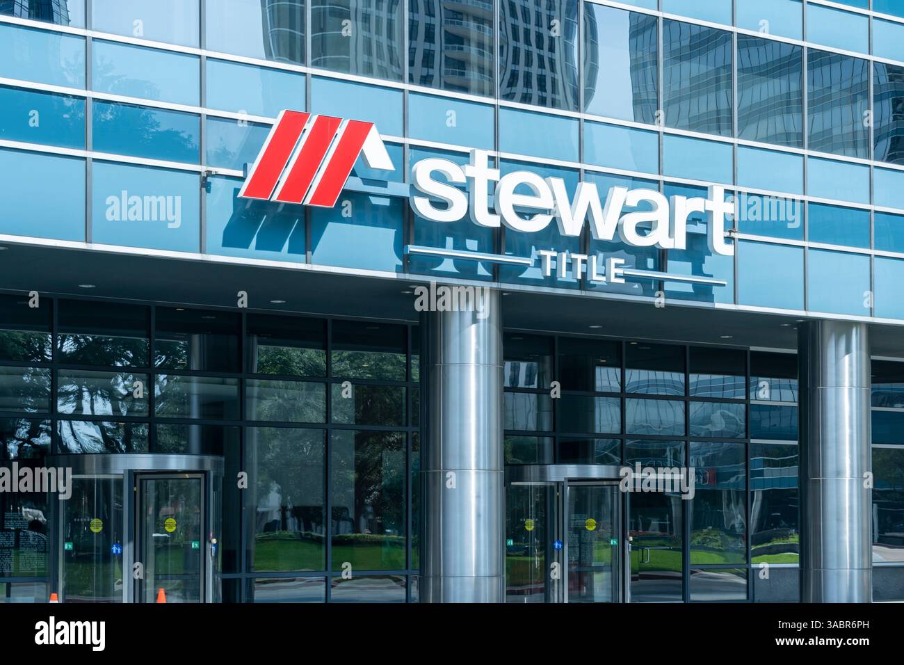 Houston, Texas, États-Unis - 7 avril 2024 : Stewart Title siège à Houston, Texas, États-Unis. Banque D'Images