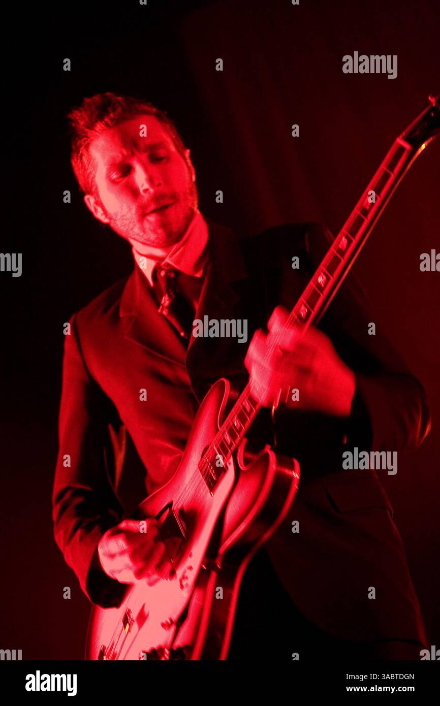 Le guitariste daniel kessler Banque de photographies et d’images à ...