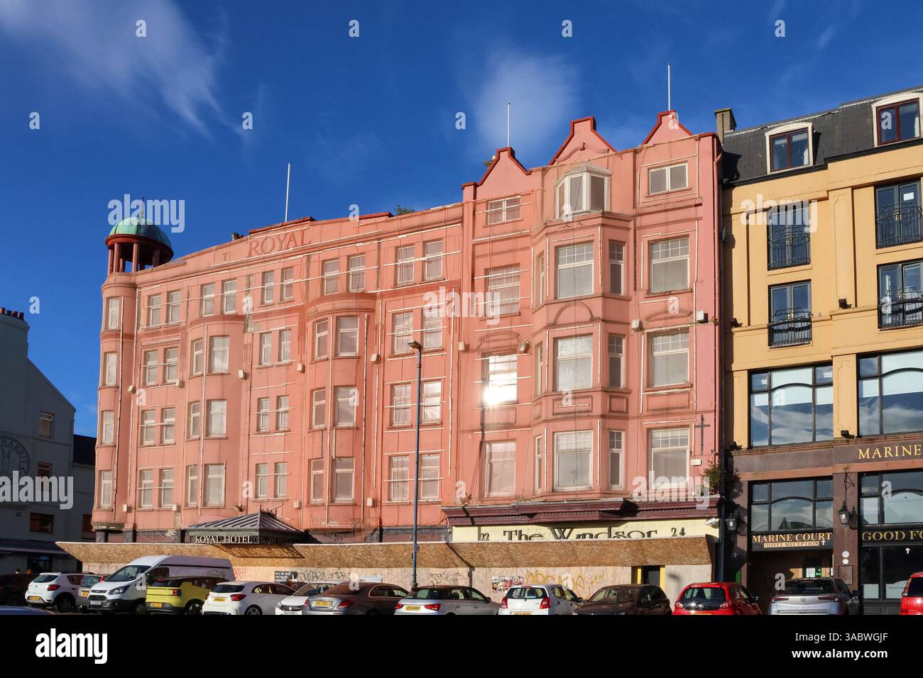 Ancien Royal Hotel Bangor County Down. Hôtel de bord de mer vide abandonné The Royal Hotel Bangor, Irlande du Nord. Banque D'Images