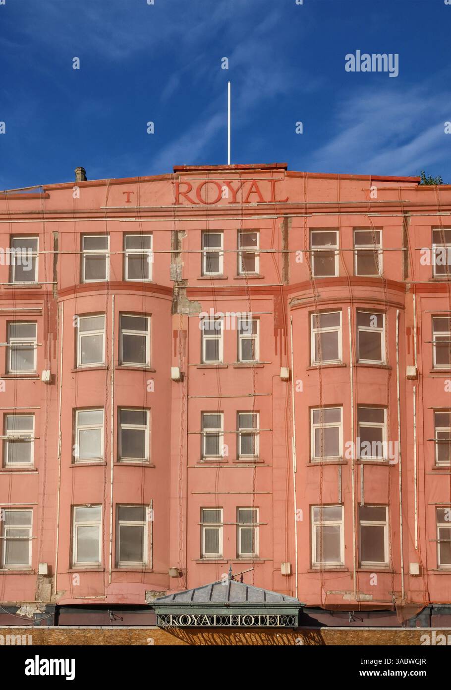 Ancien Royal Hotel Bangor County Down. Hôtel de bord de mer vide abandonné The Royal Hotel Bangor, Irlande du Nord. Banque D'Images