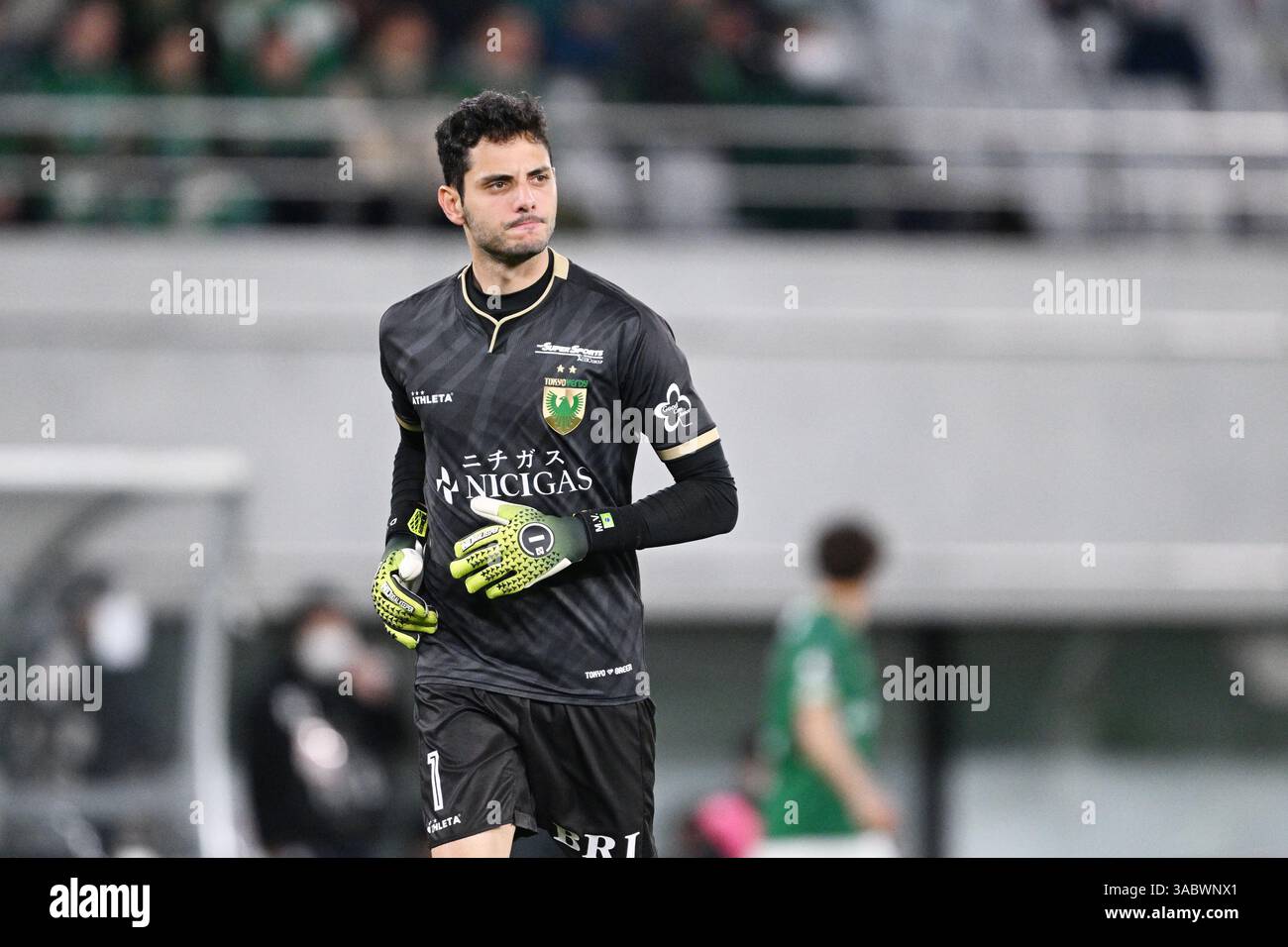 Stade Ajinomoto, Tokyo, Japon. 2 avril 2025. Matheus (Verdy), 2 AVRIL 2025 - Football/Football : match de Ligue J1 2025 entre Tokyo Verdy 2-2 FC Tokyo au stade Ajinomoto, Tokyo, Japon. Crédit : MATSUO. K/AFLO SPORT/Alamy Live News Banque D'Images
