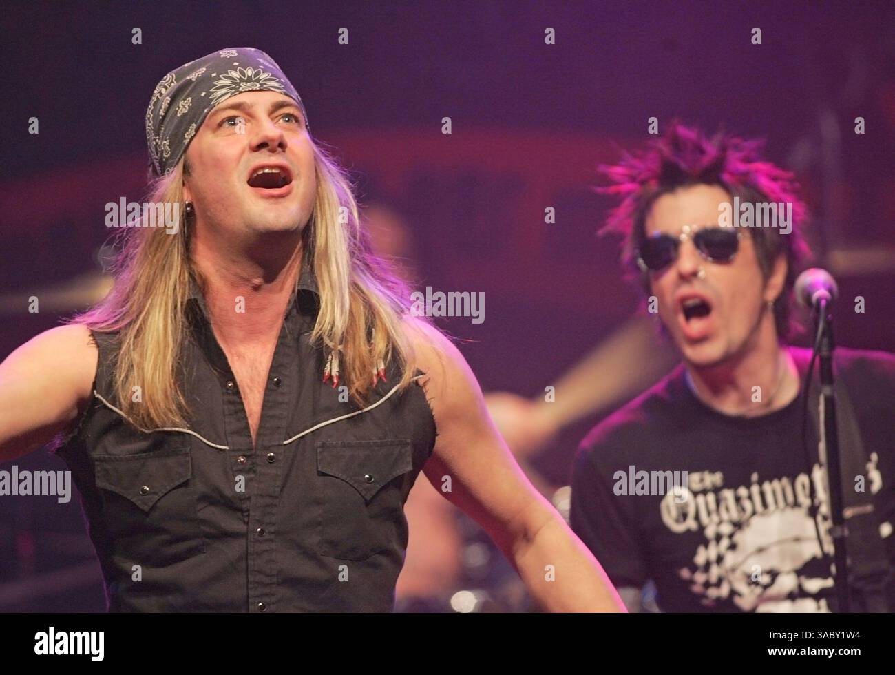 10 janvier 2008 - San Diego, Californie, États-Unis - JOHNNY SOLINGER et RACHEL BOLAN de Skid Row se produisent en concert à la House of Blues de San Diego. (Crédit image : © Roger Williams/ZUMA Press) Banque D'Images