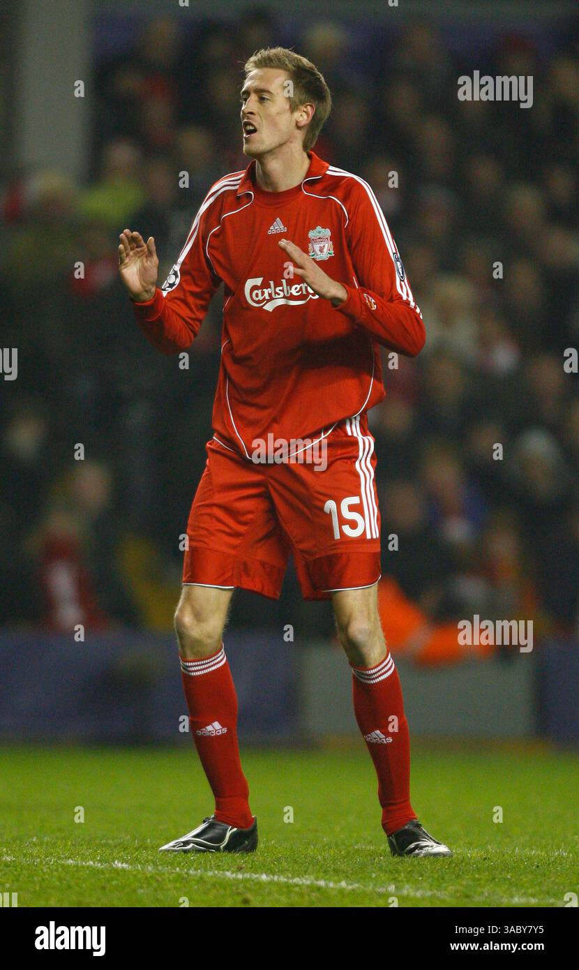 19 février 2008 : Peter Crouch de Liverpool lors du match de première manche de l'UEFA Champions League entre l'Inter Milan et Liverpool à Anfield, Liverpool, Angleterre (crédit image : © Cal Sport Media/ZUMA Press) Banque D'Images 19 février 2008 : Peter Crouch de Liverpool lors du match de première manche de l'UEFA Champions League entre l'Inter Milan et Liverpool à Anfield, Liverpool, Angleterre (crédit image : © Cal Sport Media/ZUMA Press) Banque D'Images