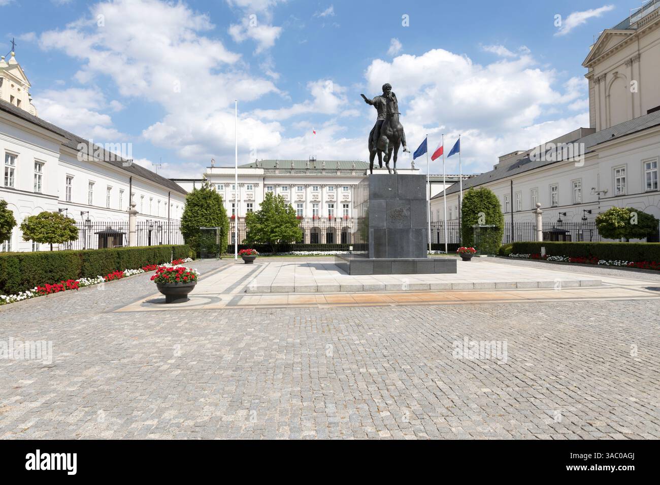 Palais classique à Varsovie - résidence du Président de la Pologne. Banque D'Images Palais classique à Varsovie - résidence du Président de la Pologne. Banque D'Images