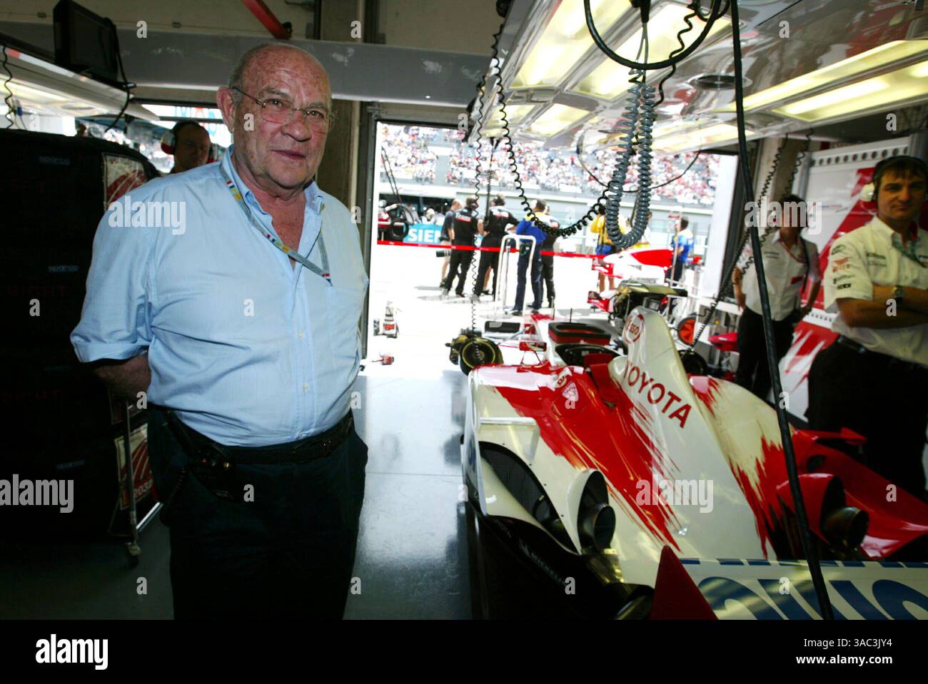 Guy Ligier (FRA) est un invité du Toyota..Formula One World Championship, RD10, Grand Prix de France, Magny-cours, France, 5 juillet 2003..IMAGE NUMÉRIQUE (crédit image : ©Sutton Motorsports/ZUMA Press) Banque D'Images