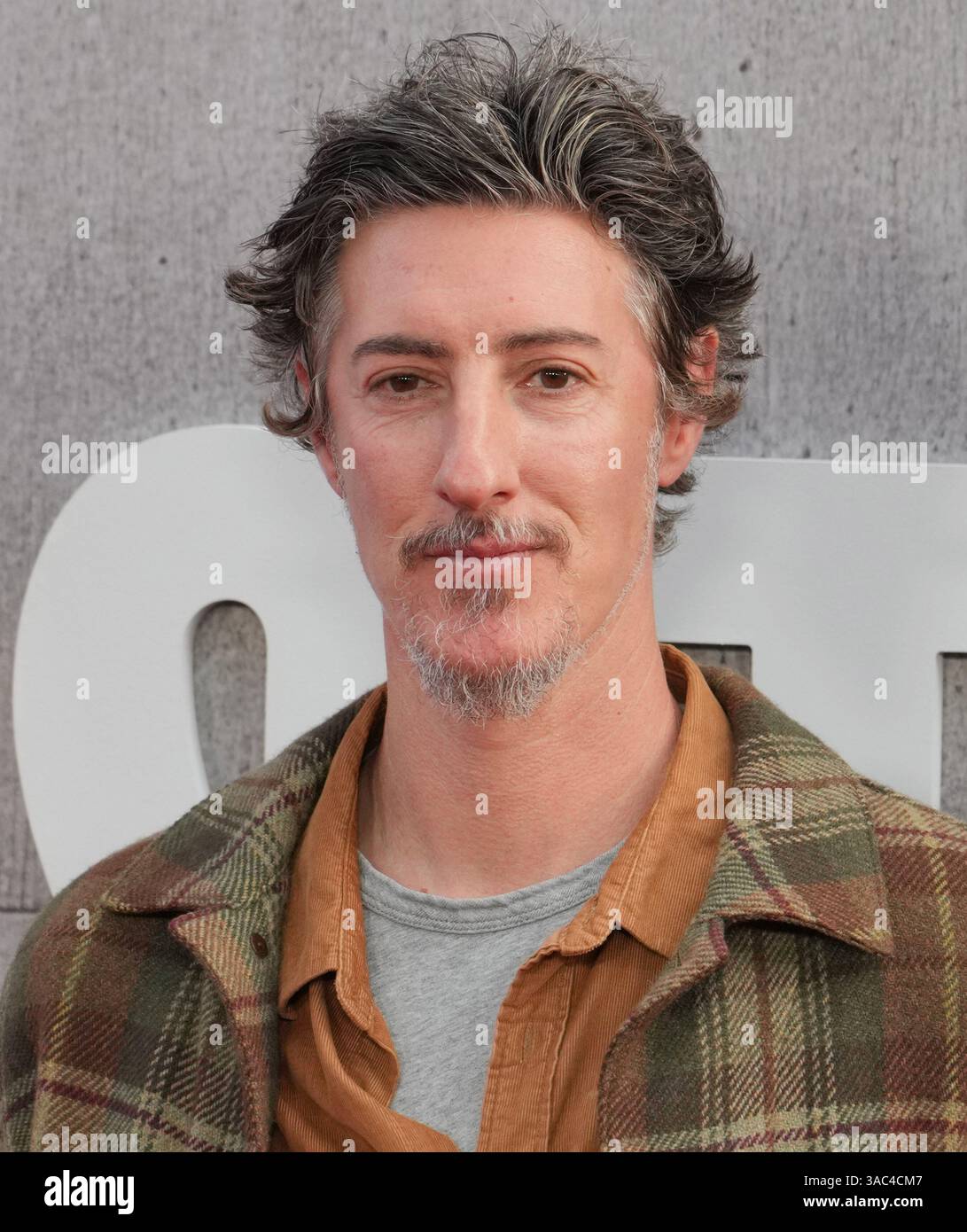 Los Angeles, États-Unis. 02 avril 2025. Eric Balfour arrive à la première saison 6 de Hulu's THE HANDMAID'S TALE qui a eu lieu au TCL Chinese Theatre à Hollywood, CA mercredi, ? 2 avril 2025. (Photo de Sthanlee B. Mirador/Sipa USA) crédit : Sipa USA/Alamy Live News Banque D'Images