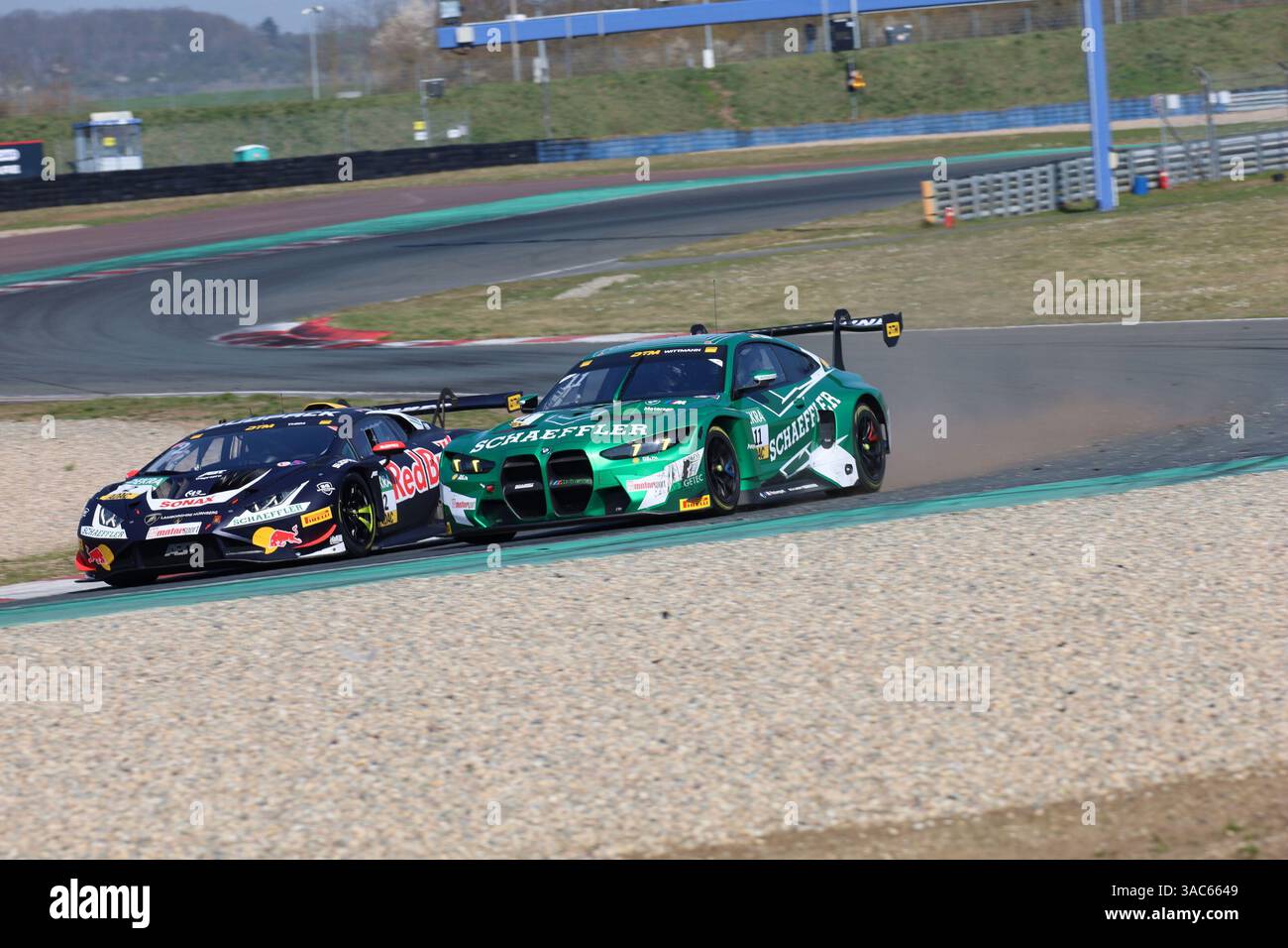 Nicki Thiim (DNK), #2, Lamborghini Huracan GT3 evo2, Team : ABT Sportsline (GER) und Marco Wittmann (AUT), #11, BMW M4 GT3 EVO, Team : Schubert Motorsport (GER) GER, Motorsport, DTM 2025, Testtag, Motorsport Arena Oschersleben, 02.04.2025 Foto : Eibner-Pressefoto/Juergen Augst Banque D'Images