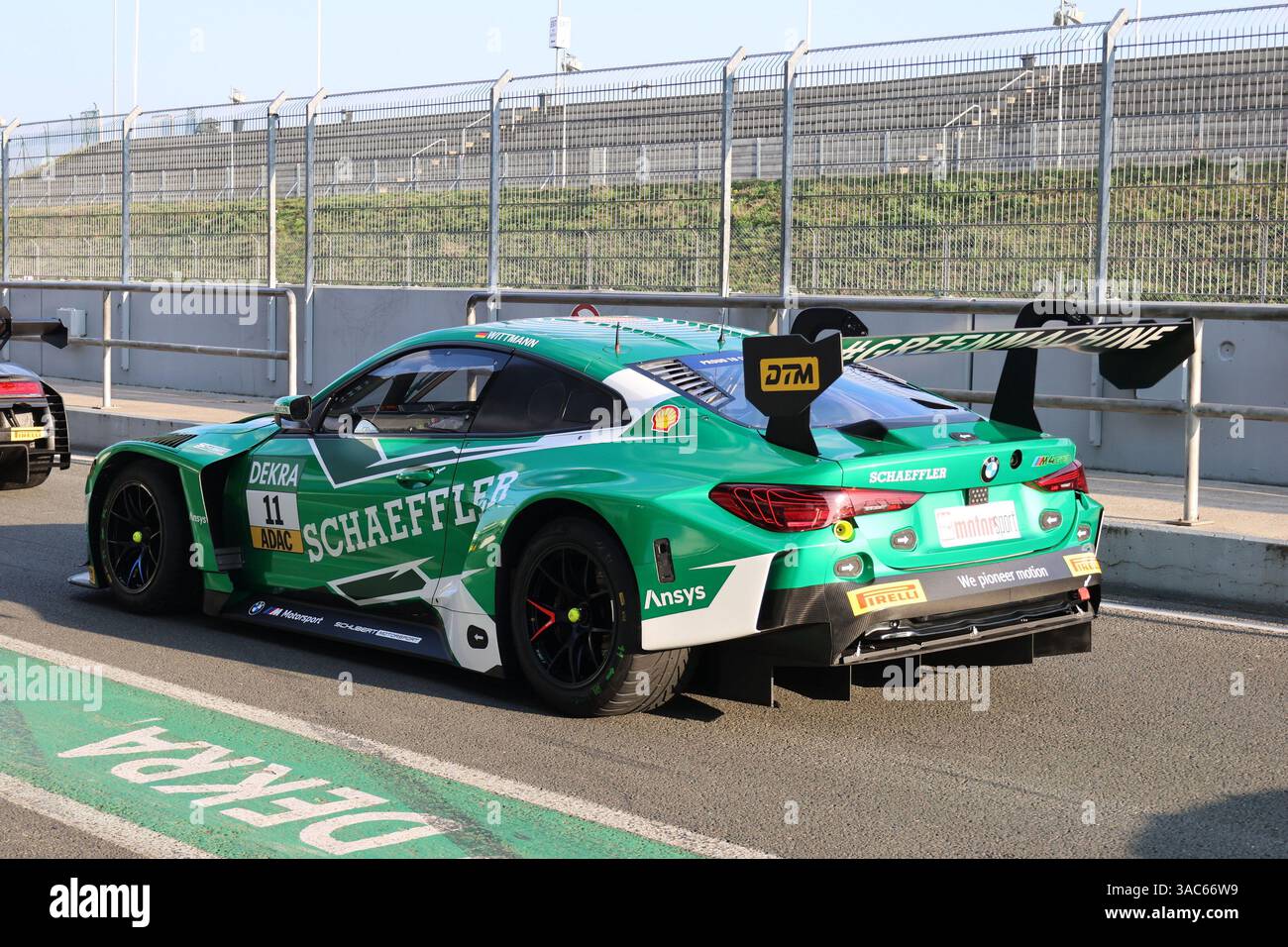 Marco Wittmann (AUT), #11, BMW M4 GT3 EVO, Team : Schubert Motorsport (GER) wartet darauf die Testfahrten zu beginnen GER, Motorsport, DTM 2025, Testtag, Motorsport Arena Oschersleben, 02.04.2025 Foto : Eibner-Pressefoto/Juergen Augst Banque D'Images