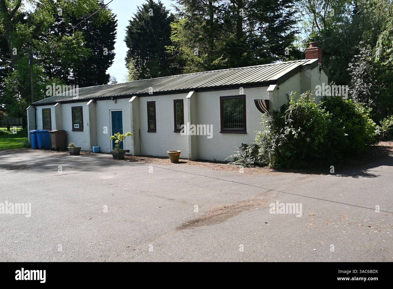 RAF Melbourne forma le site technique de l'aérodrome militaire de la seconde guerre mondiale. Bâtiments d'atelier Maycrete Banque D'Images