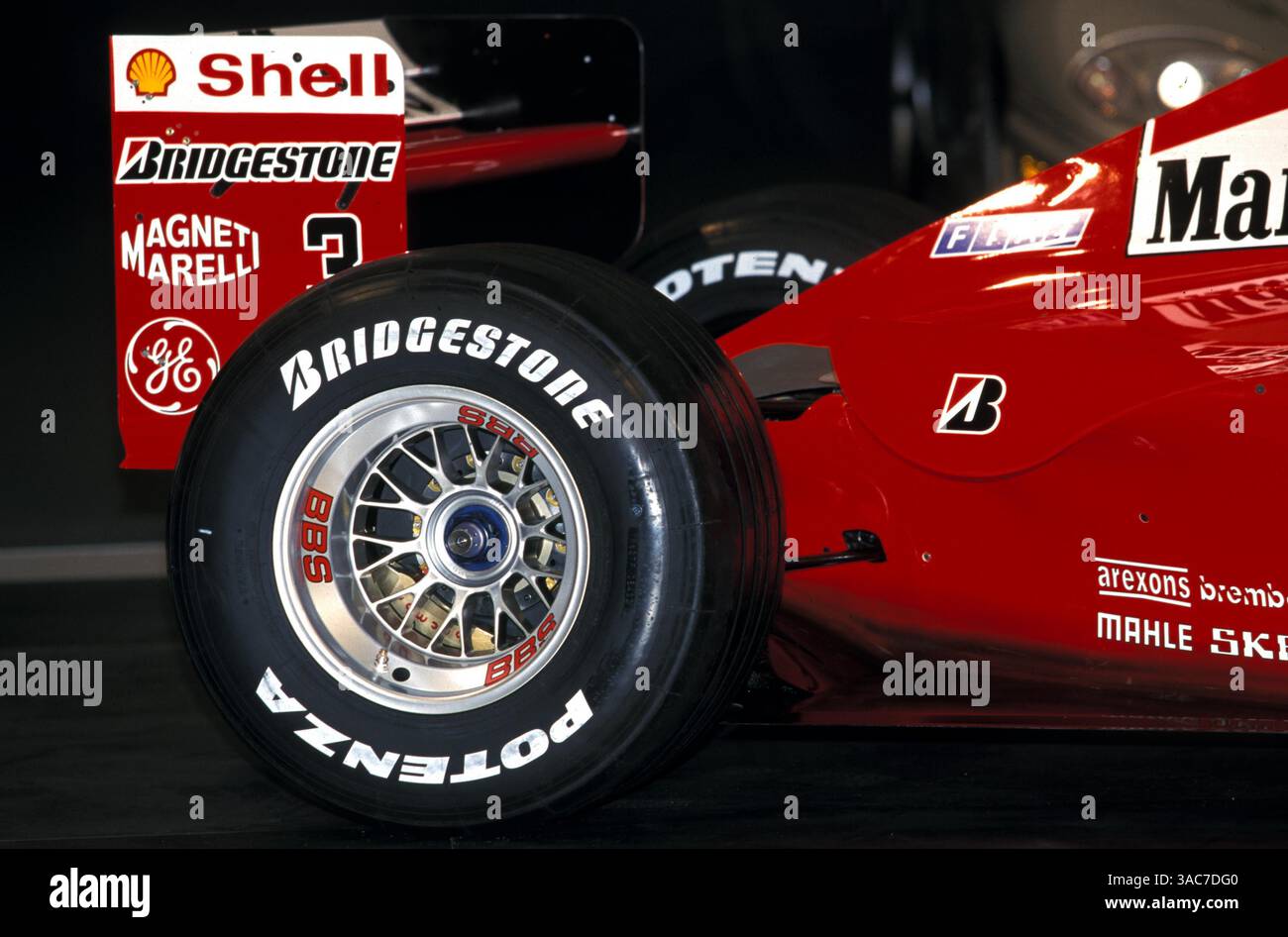 Détail aile arrière. Lancement de la Ferrari F320, Maranello, Italie..7 février 2000. (Crédit image : ©Sutton Motorsports/ZUMA Press) Banque D'Images