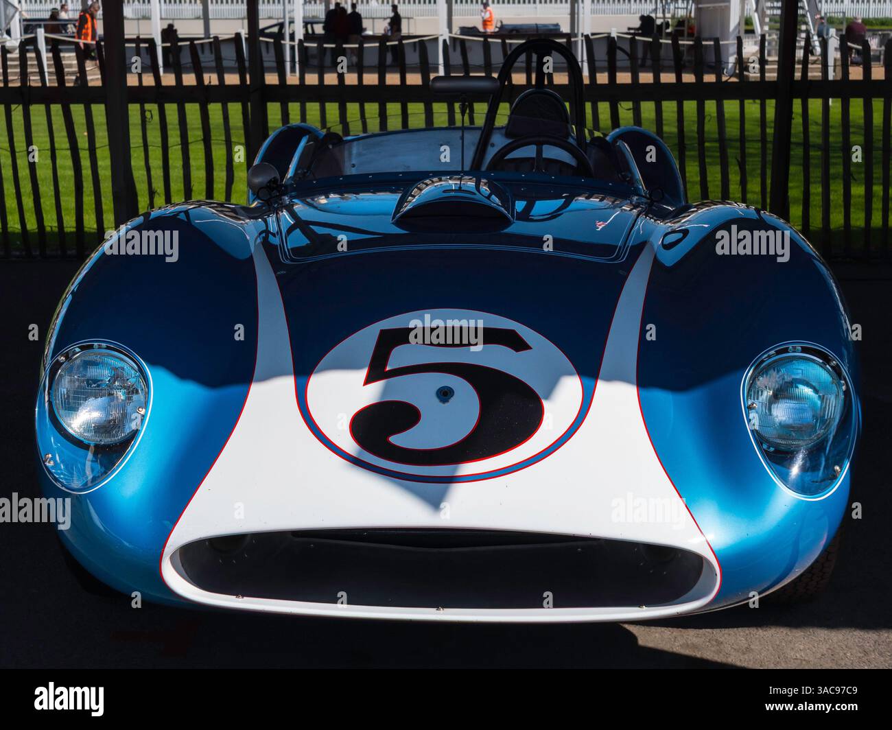 Une voiture de course bleue Scarab Mk1 1958, 82 Member Meeting Testing, Goodwood Motor circuit, West Sussex UK Banque D'Images