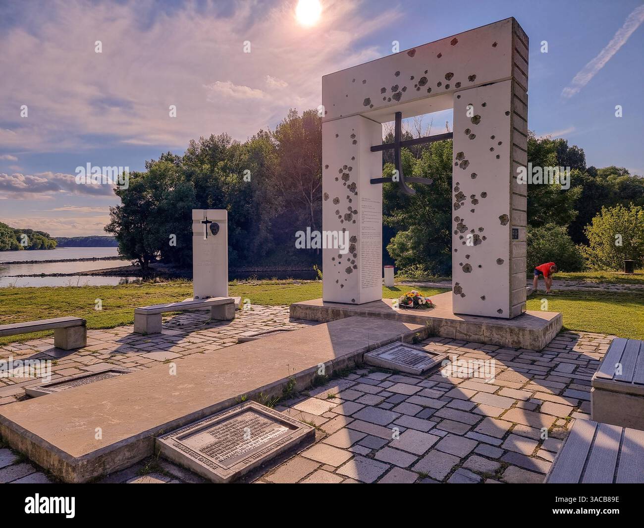 La porte de la liberté à Devin Slovaquie : mémorial commémorant les personnes qui ont perdu la vie en essayant de fuir la Tchécoslovaquie vers l'ouest, le rideau de fer - Image de stock capturée avec un smartphone