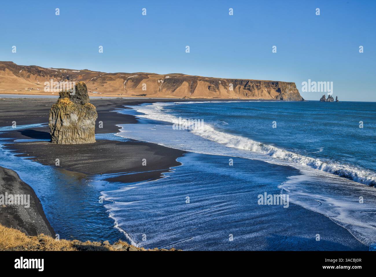 Islande, Vik. Plage de sable noir de Reynisfjara Banque D'Images