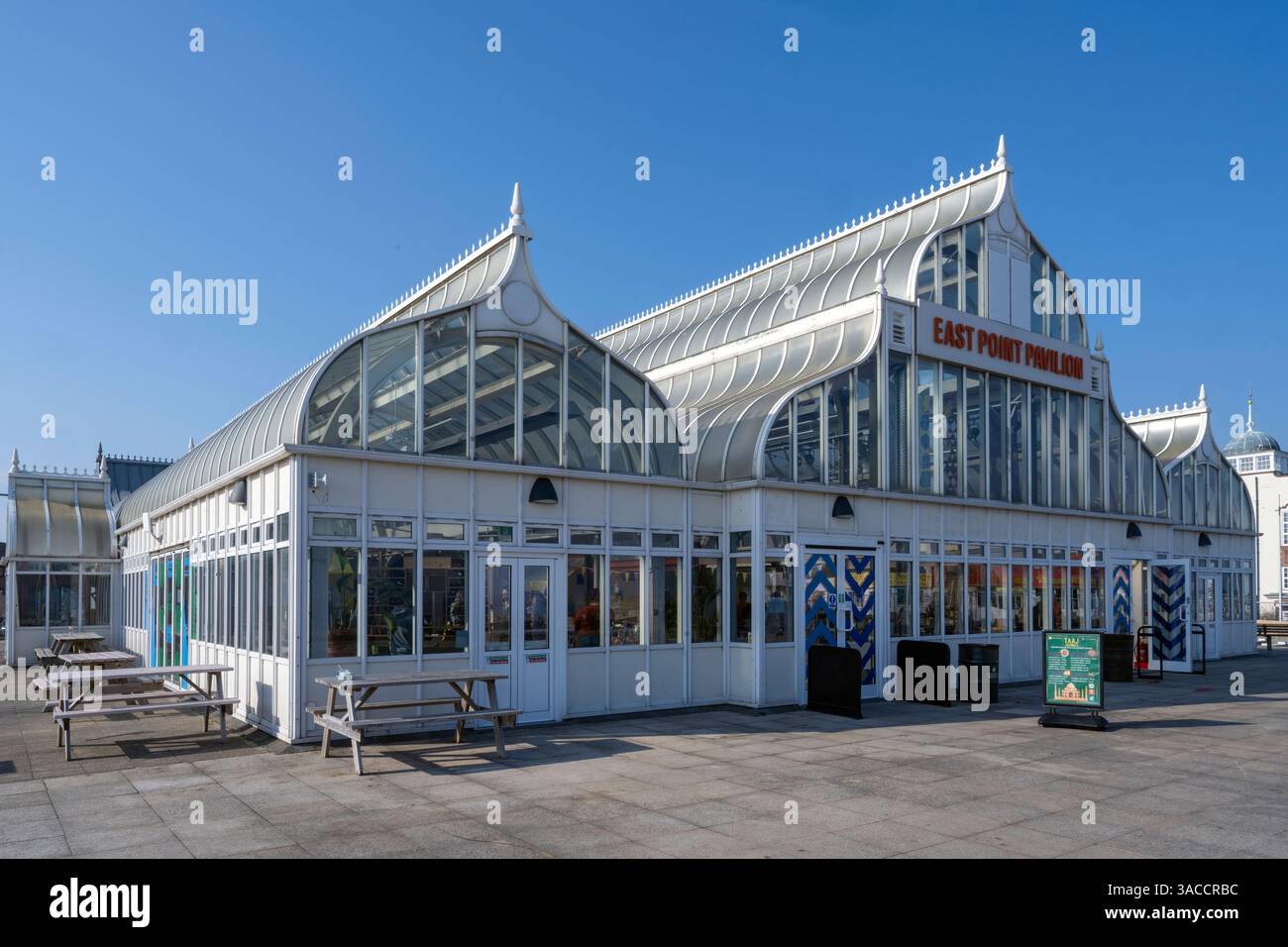 East point Pavilion, un pavillon en verre de style victorien rénové sur le front de mer à Lowestoft, Suffolk, Royaume-Uni. Banque D'Images