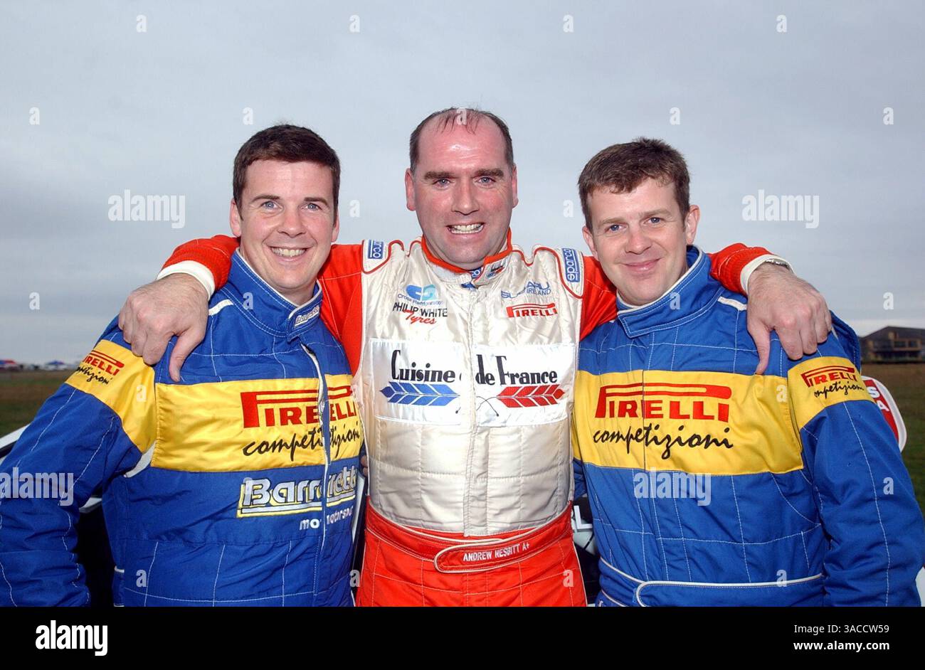 Championnat britannique de rallye..Round 5..Manx International Rally, 1-3 août 2002..Douglas, Île de Man..(G à d) David Higgins, Andrew Nesbitt, Mark Higgins. Image numérique (crédit image : ©Sutton Motorsports/ZUMA Press) Banque D'Images
