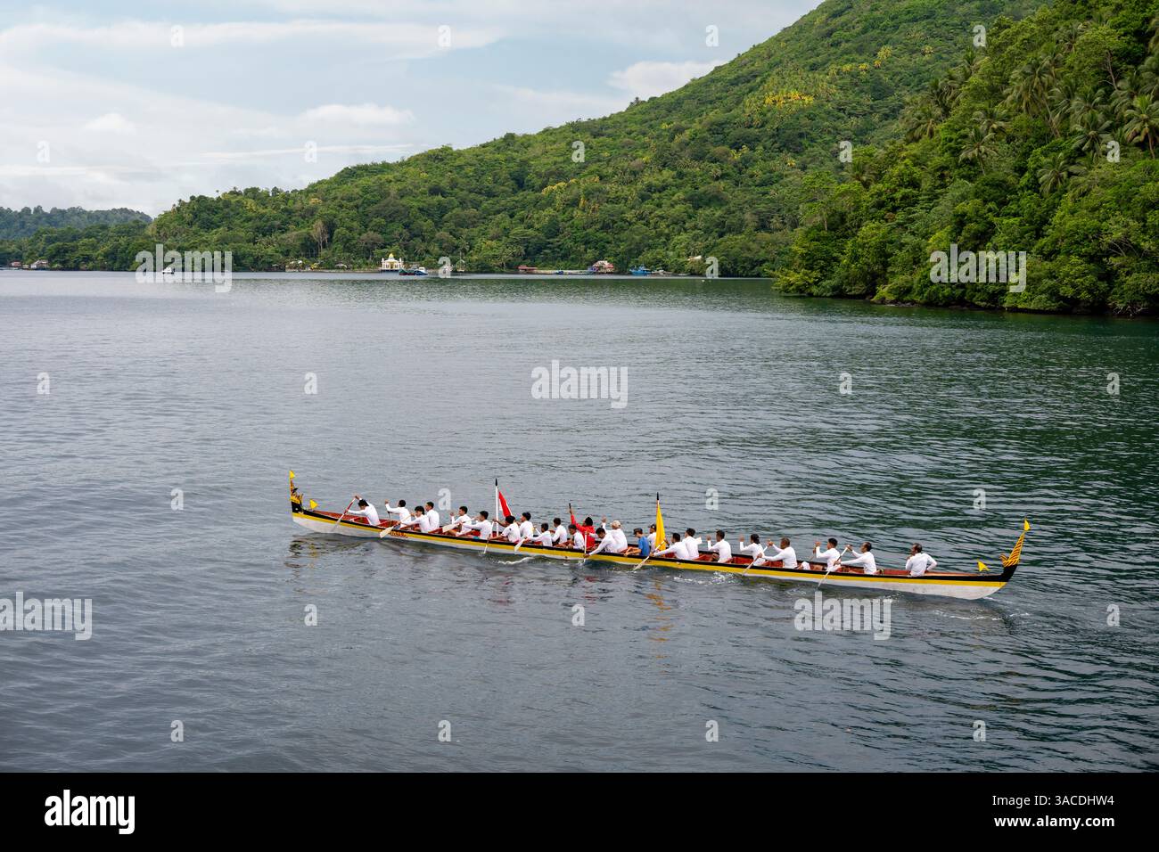 Kora Kora Canoe Bienvenue, Banda Neira, Îles épices, Indonésie Banque D'Images