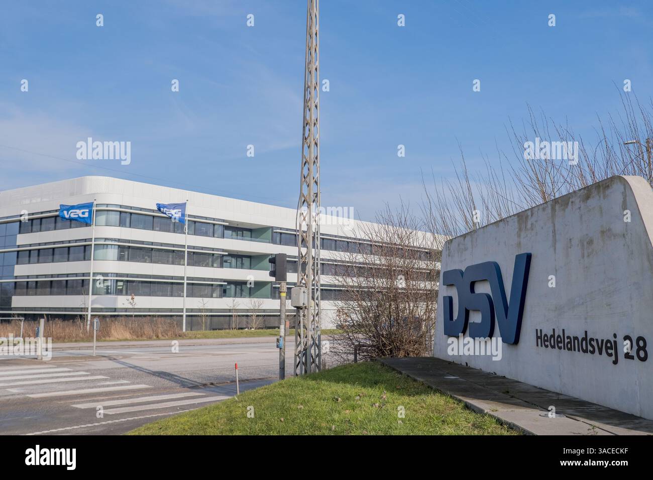 Hedehusene, Danemark. 22 février 2025. La société danoise de transport et de logistique DSV dont le siège social est à Hedehusene. Banque D'Images