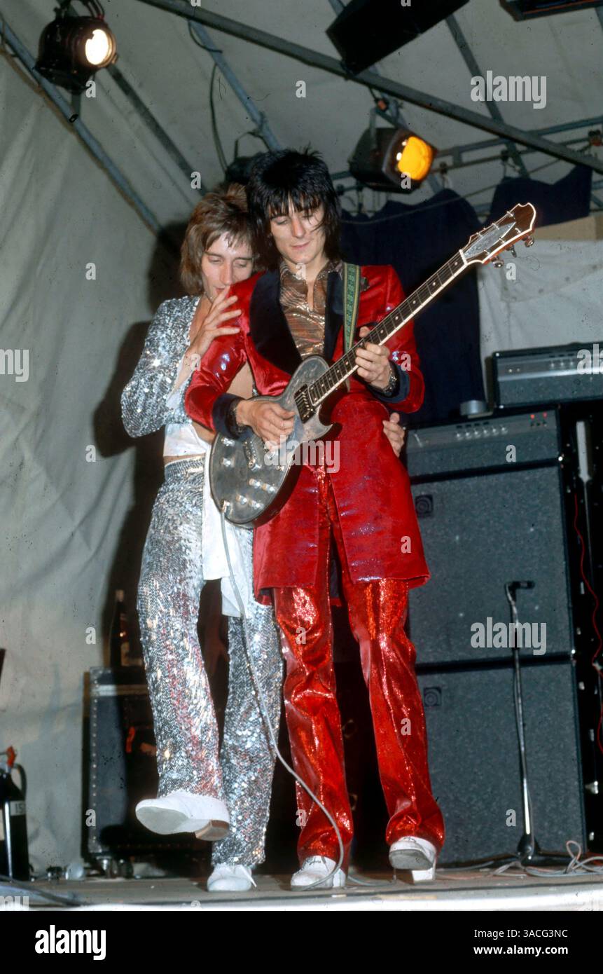 Jan 01, 1970 - Londres, Angleterre, Royaume-Uni - le ROD STEWART, né à Londres, livre à la fois des ballades romantiques et du matériel uptempo avec conviction et panache, et il chante dans une râpe chaleureuse et soulagée. Un chanteur de chanteur, Stewart semblait fait pour habiter sous les projecteurs. La longue carrière de Stewart remonte à 1964, date à laquelle il enregistre son premier disque (le standard blues Good Morning Little Schoolgirl). (Crédit image : © Keystone/Keystone Pictures/ZUMA Press) RESTRICTIONS : * Allemagne droits EXCLUS * Banque D'Images