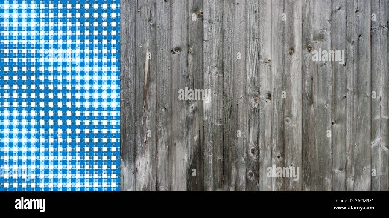Fond en bois rustique gris avec de vieilles planches et motif de nappe à carreaux bleu et blanc Banque D'Images