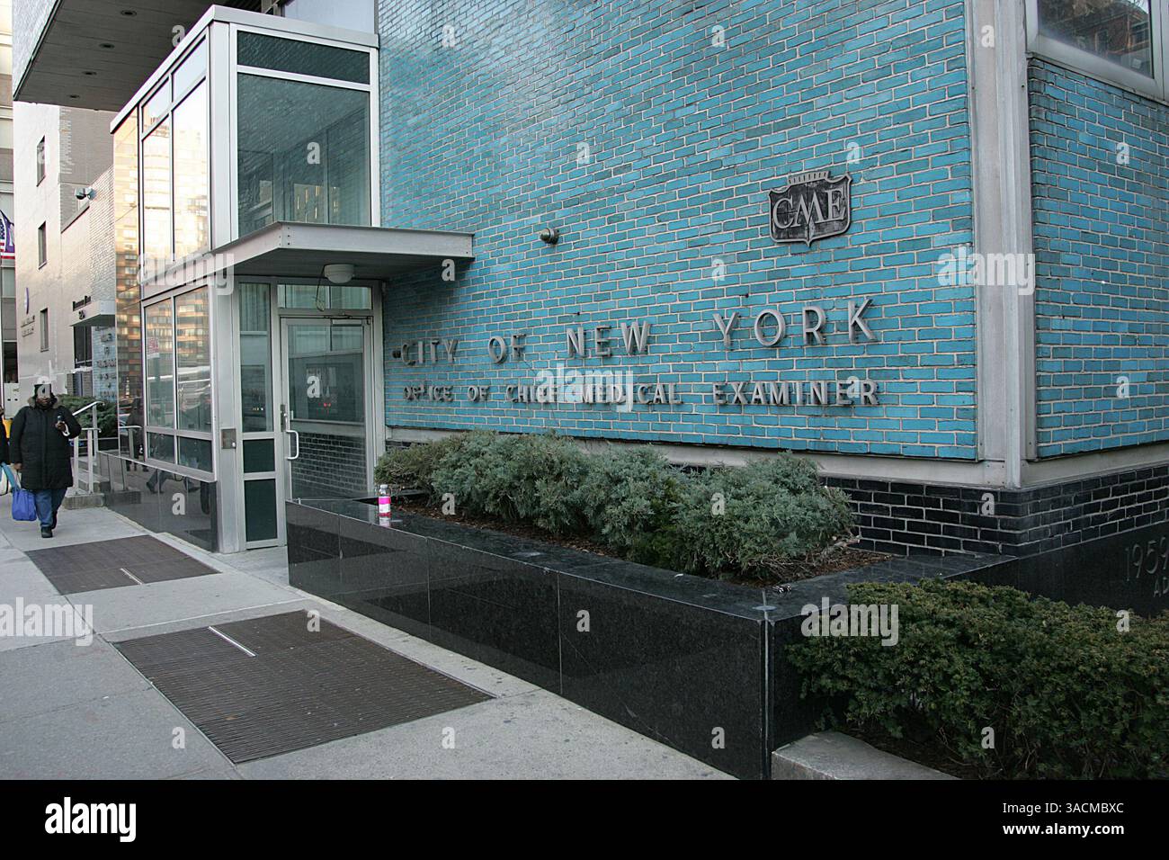 23 janvier 2008 - New York, New York, États-Unis - le Bureau du médecin légiste en chef et la morgue de la ville de New York où le corps de Heath Ledger a été emmené après sa mort le 22 janvier 2008. Banque D'Images