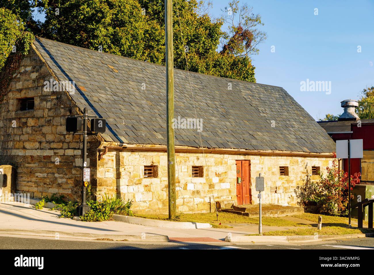 Ancien entrepôt en pierre dans le quartier historique de Fredericksburg, Virginie, États-Unis Banque D'Images