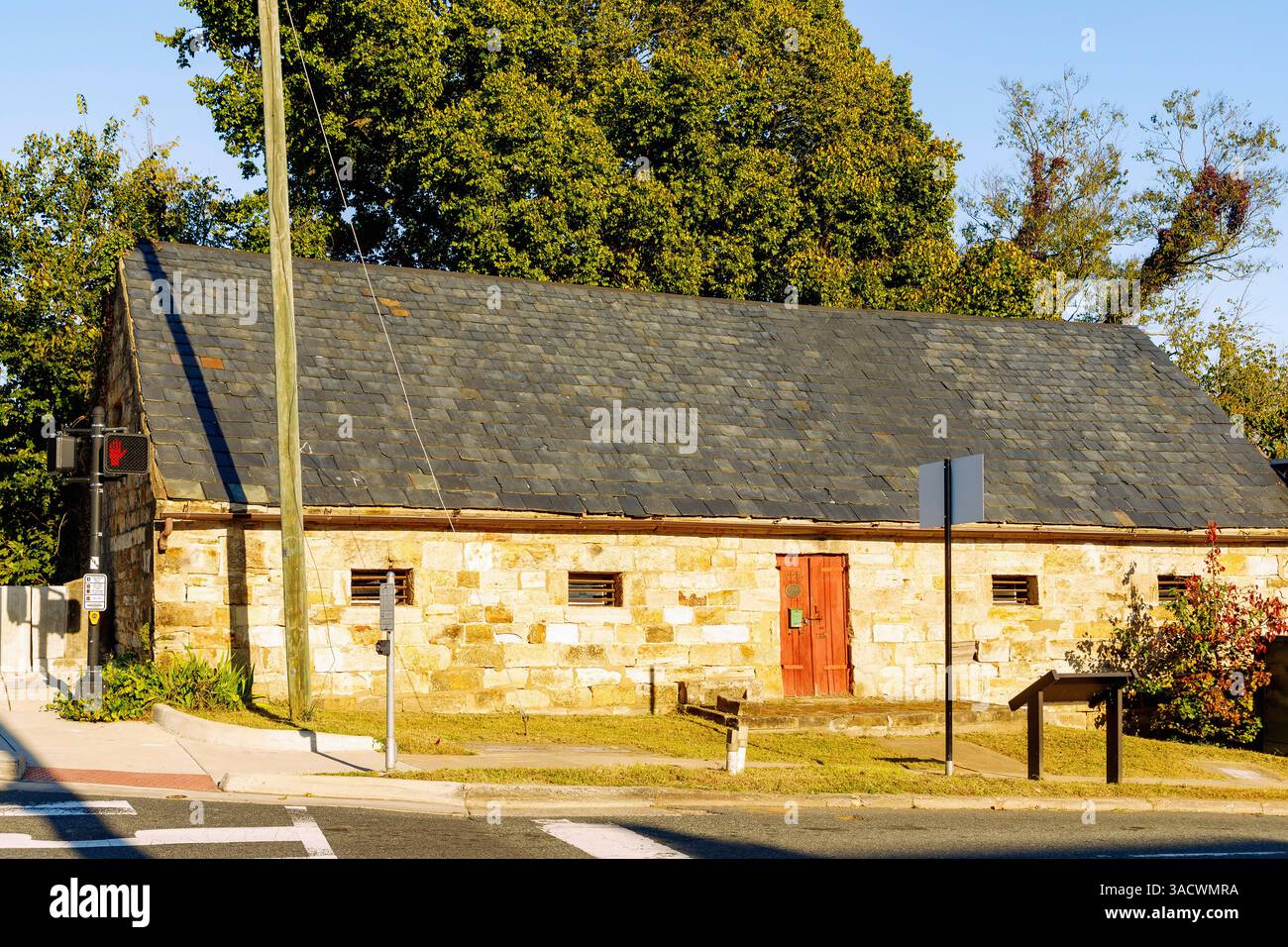 Ancien entrepôt en pierre dans le quartier historique de Fredericksburg, Virginie, États-Unis Banque D'Images