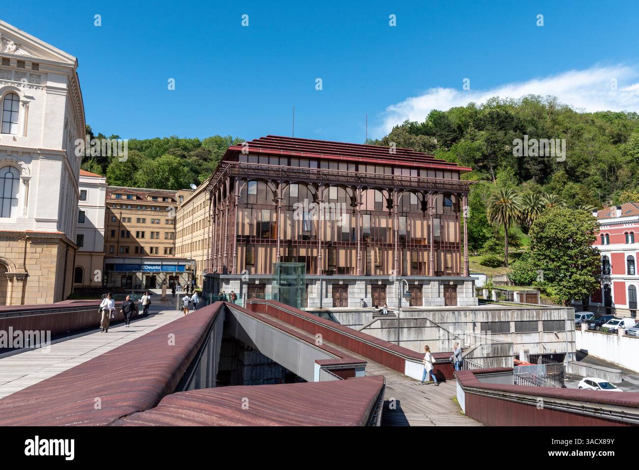 Façade du bâtiment de la bibliothèque de l'Université de Bilbao dans la région autonome du Basque, Espagne Banque D'Images
