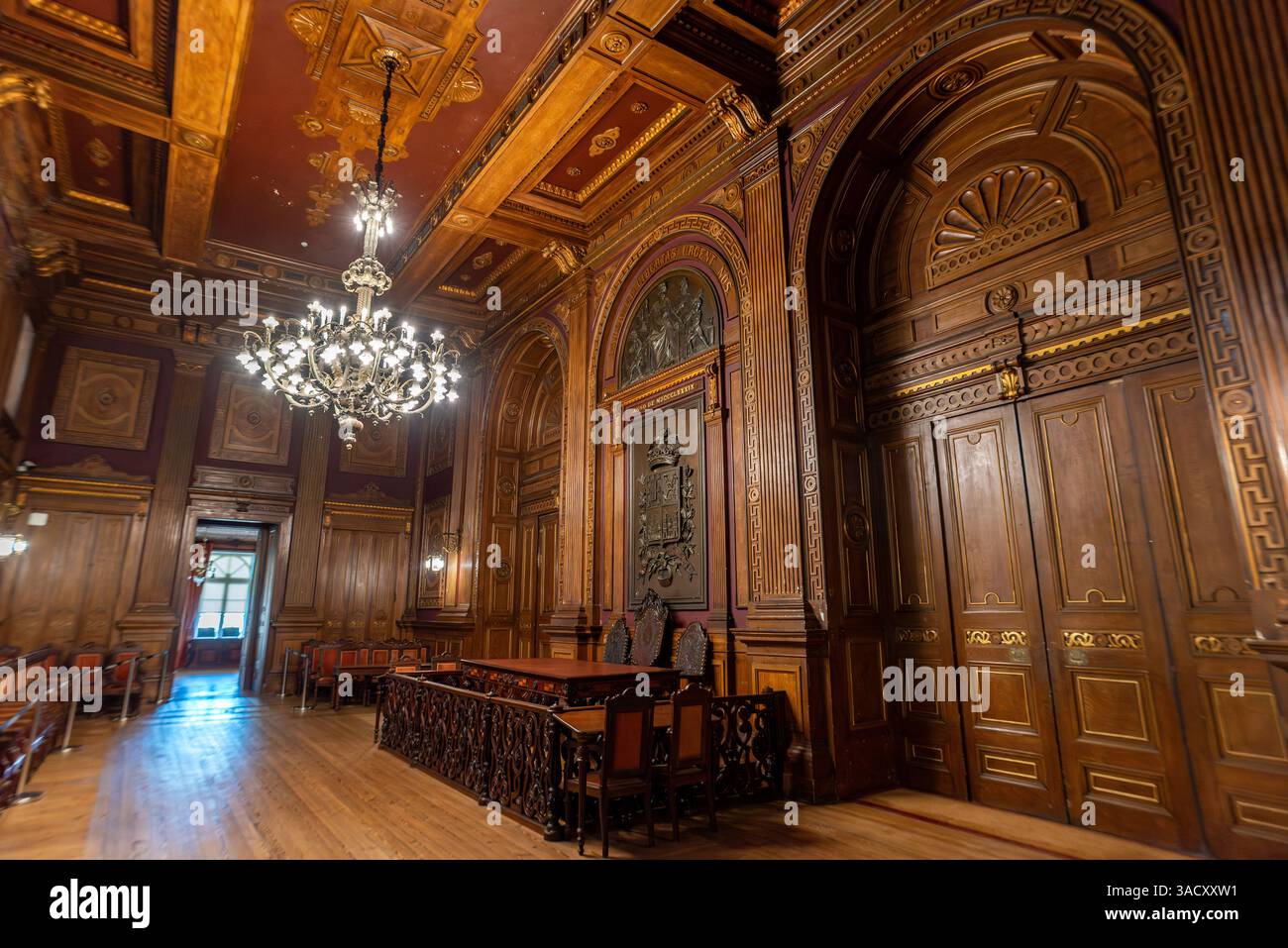 Porto, Portugal, salle d'Assemblée générale lambrissée de bois du célèbre Palais de la Bourse à Porto, Portugal Banque D'Images