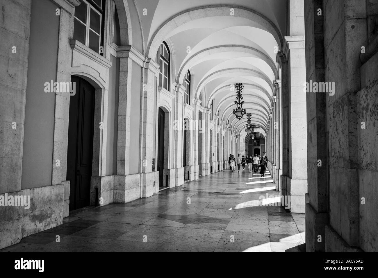Lisboa, Portugal, passage emblématique sur la place commerciale dans la vieille ville de Lisbonne, Portugal Banque D'Images