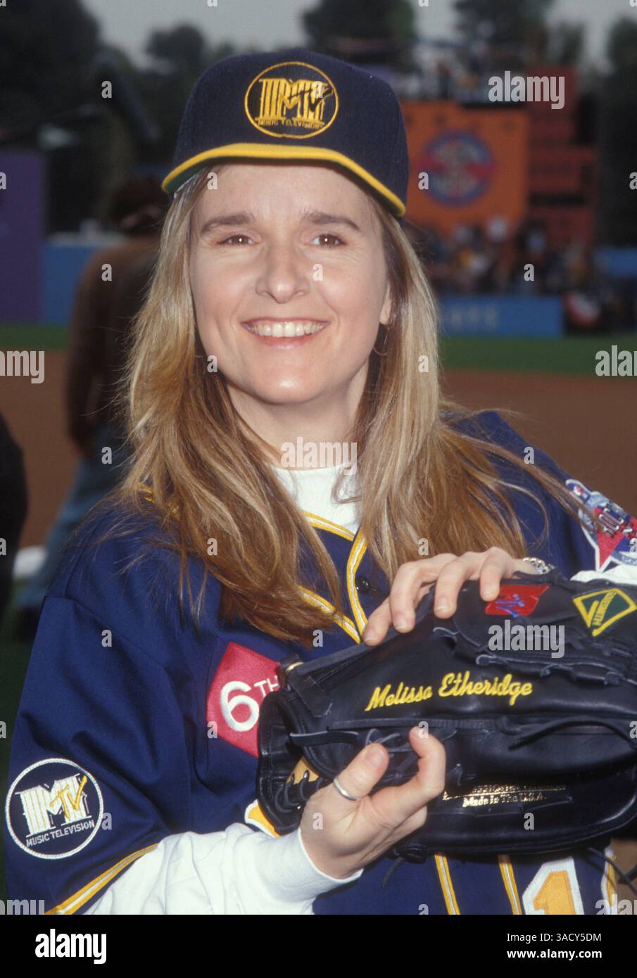 Jan 14, 1995 - Los Angeles, Californie, États-Unis - Melissa Etheridge au 6e match de softball Rock et Jock de MTV (image crédit : Kathy Hutchins/ZUMAPRESS.com) Banque D'Images