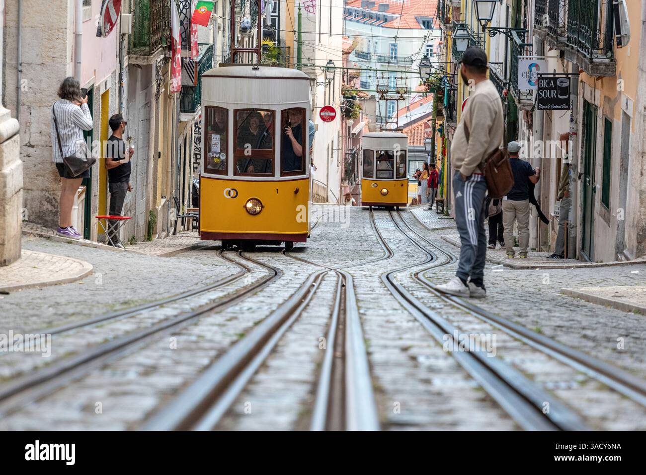 Lisboa, Portugal, emblématique historique Ascensor da Bica dans la vieille ville de Lisboa, Portugal Banque D'Images
