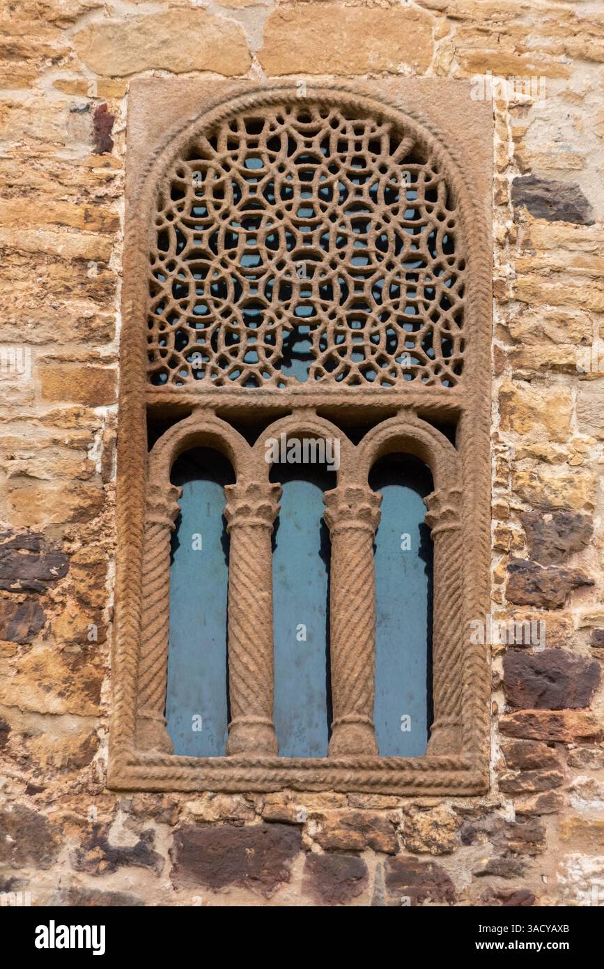 Détail architectural de l'église romane San Miguel de Lillo à Oviedo, site du patrimoine mondial de l'UNESCO, Asturies dans le nord de l'Espagne Banque D'Images