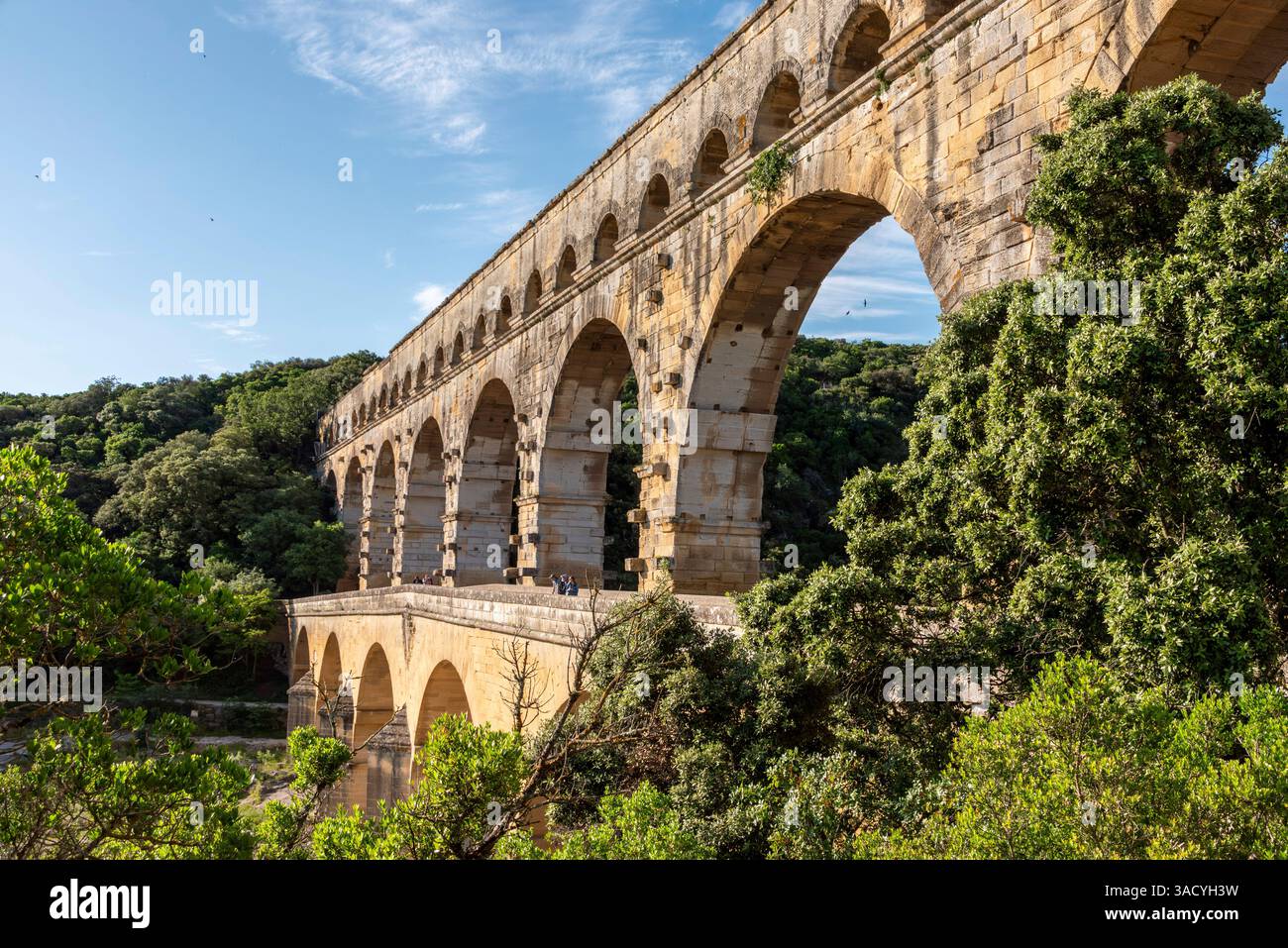 Célèbre aqueduc romain Pont du Gard, France Banque D'Images