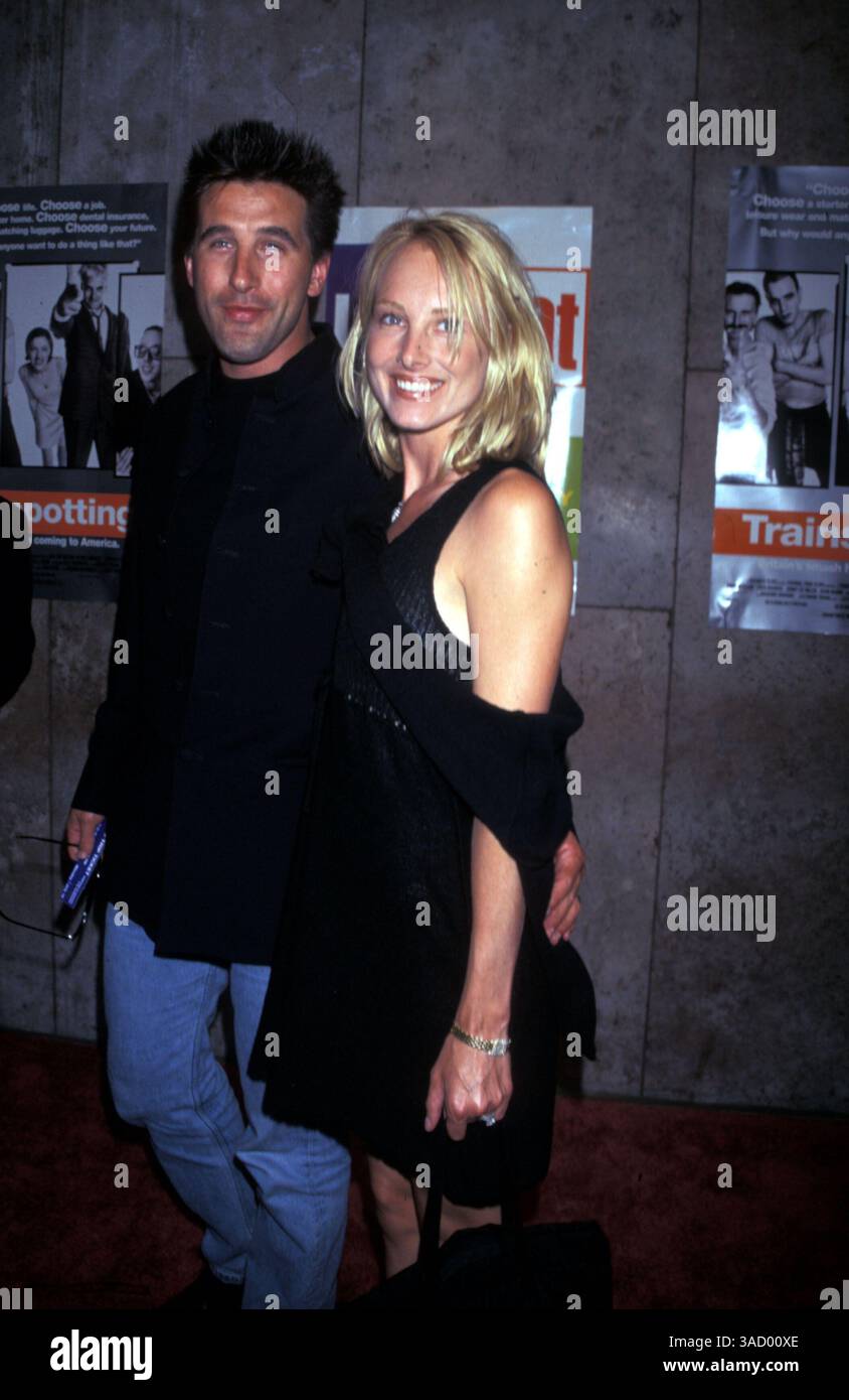 05 août 2000 ; Los Angeles, CA, États-Unis ; L'acteur BILLY BALDWIN avec son épouse CHYNNA PHILLIPS.. (Crédit image : Nancy Kaszerman/ZUMAPRESS.com) Banque D'Images