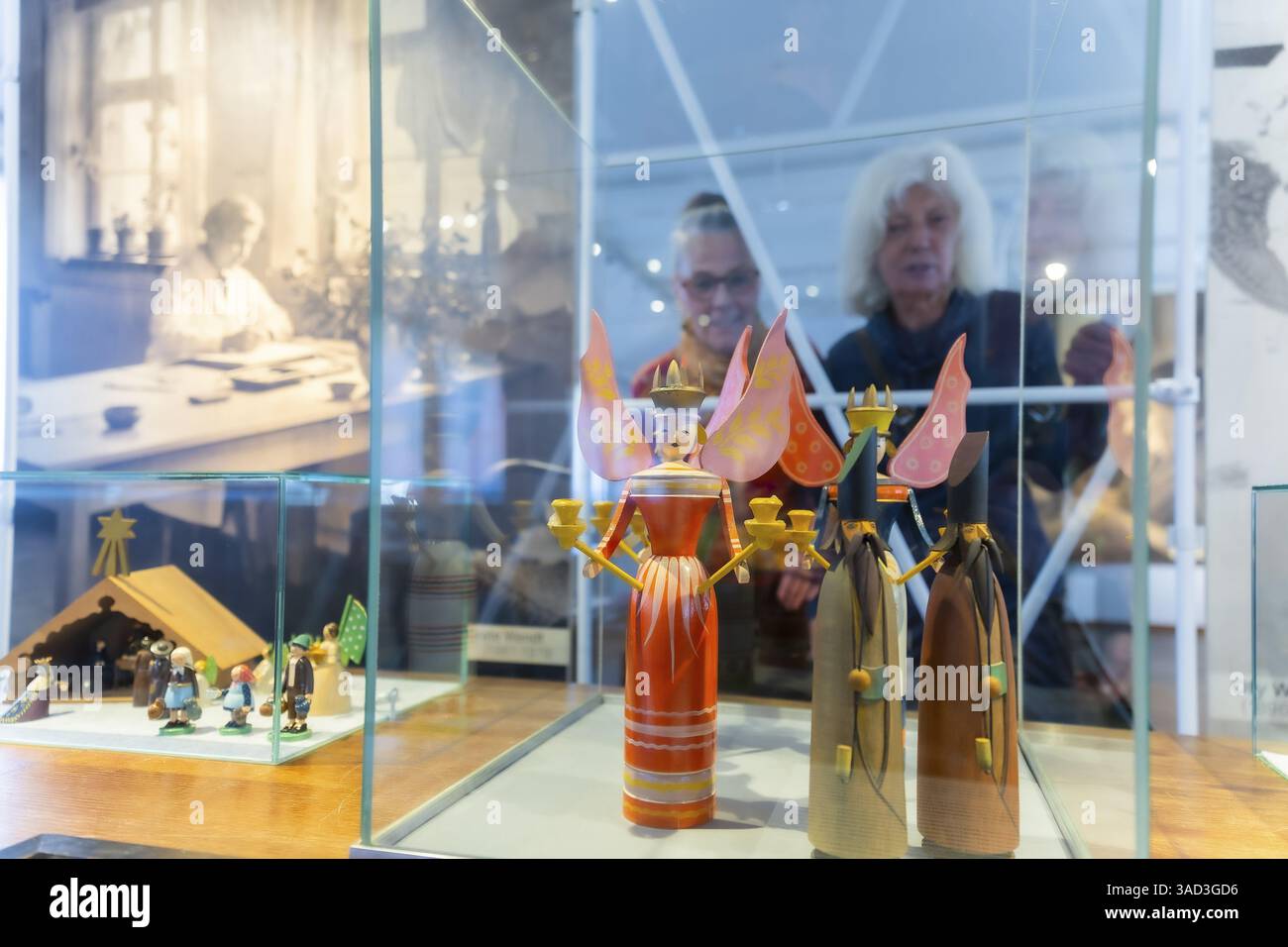 Dans le cadre atmosphérique du Jaegerhof, l'art folklorique virtuose et naïf de Saxe peut être vu sous la forme d'une exposition spéciale permanente et changeante Banque D'Images