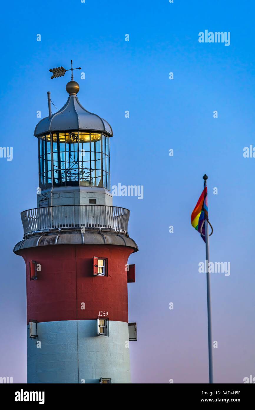 Phare d'Eddystone, Plymouth, Devon, Angleterre. Le phare a été construit à l'origine sur les rochers Eddystone en 1759. Démantelé en 1877 et réérigé sur t Banque D'Images
