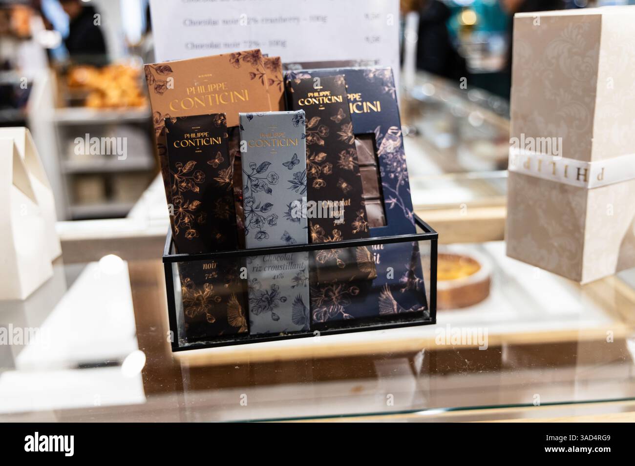 Divers chocolats Philippe Conticini. Paris, France - 15 novembre 2024. Banque D'Images