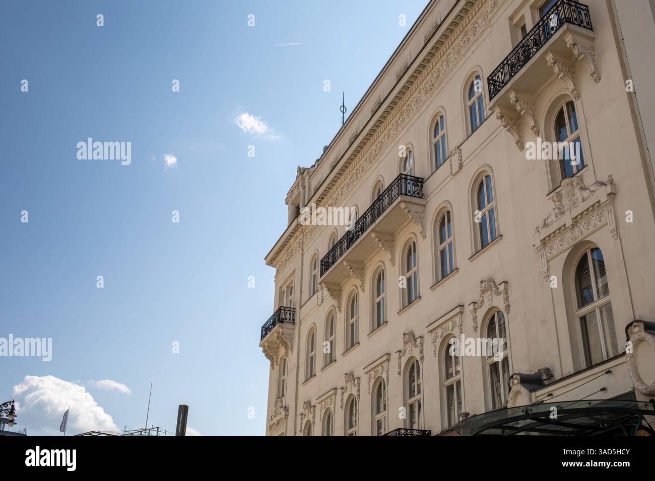 Budapest, Hongrie - 22 mai ,2023 : Gerbeaud Haz sur la place Vorosmarty Banque D'Images