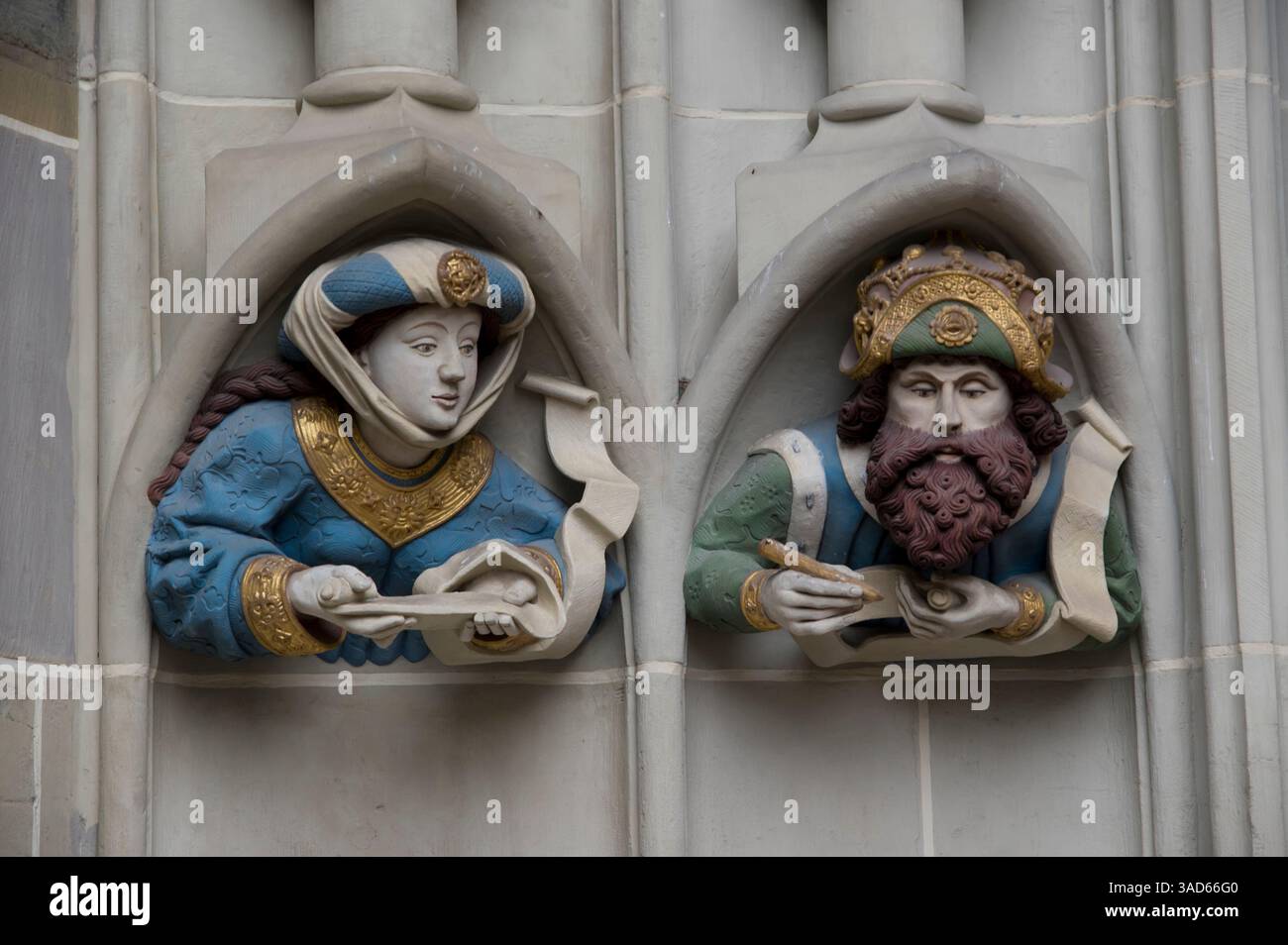 BERNE, SUISSE - 18 JANVIER 2025 : cathédrale de Berne Minster, sculptures gothiques tardives de l'entrée principale Banque D'Images