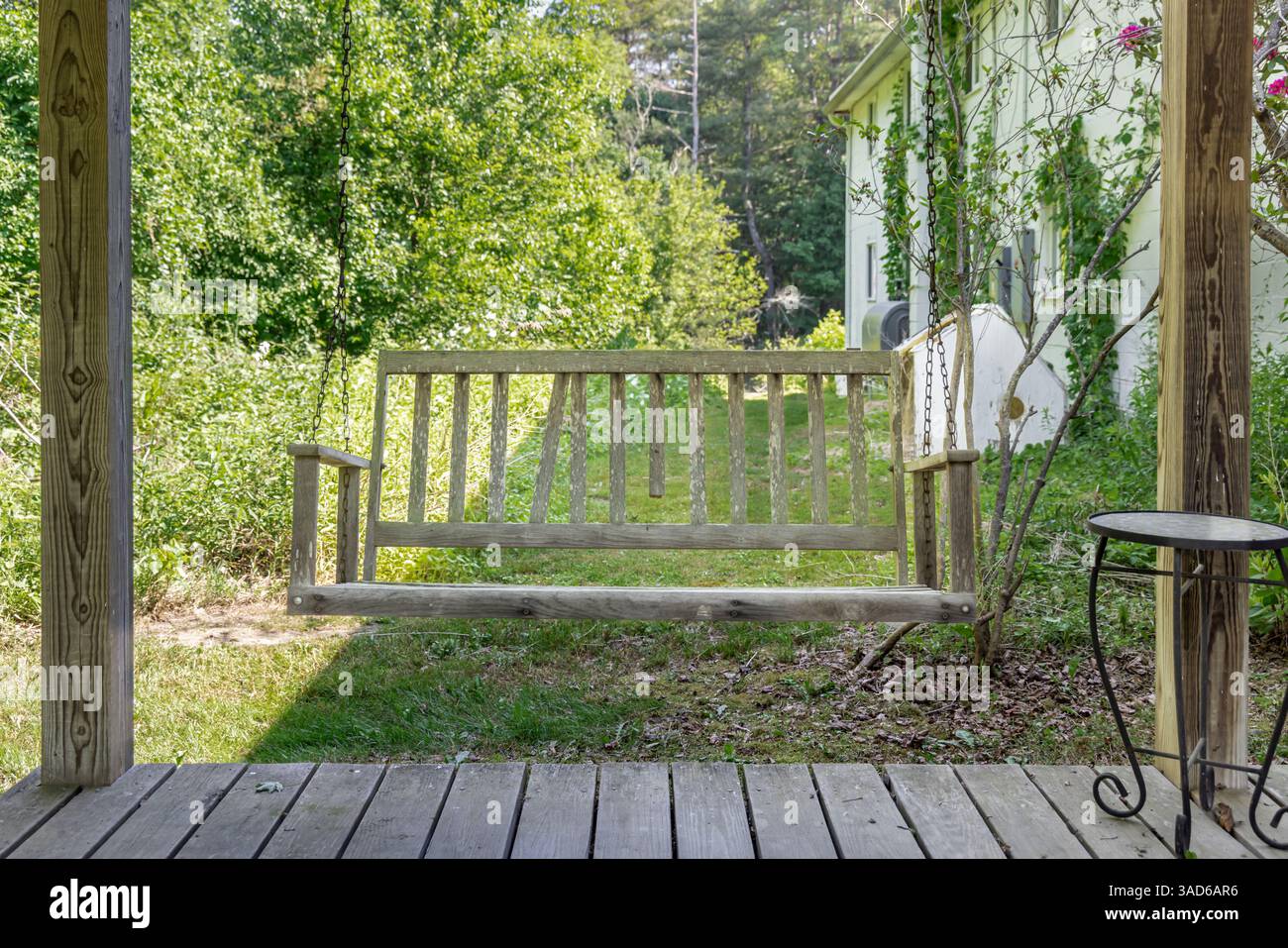 balançoire de porche de style ancien banc Banque D'Images