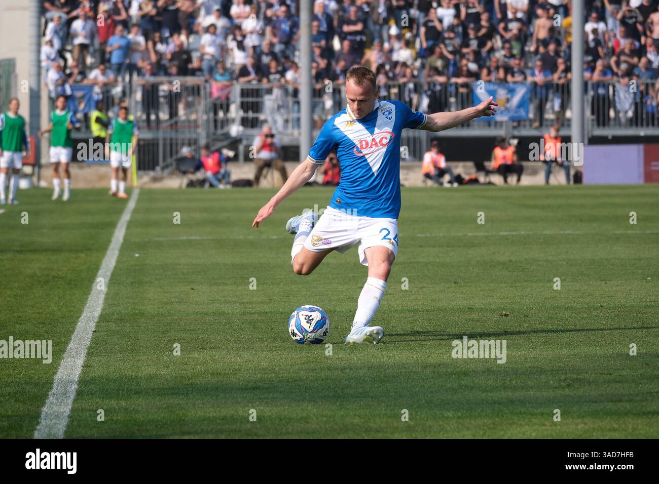 Brescia, Italie. 05th Apr, 2025. Lorenzo Dickman du Brescia Calcio FC lors du match de championnat italien de football Serie B entre le Brescia Calcio FC et le Mantova 1911 au stade Mario Rigamonti le 5 avril 2025, Brixia, Italie. Crédit : Agence photo indépendante/Alamy Live News Banque D'Images