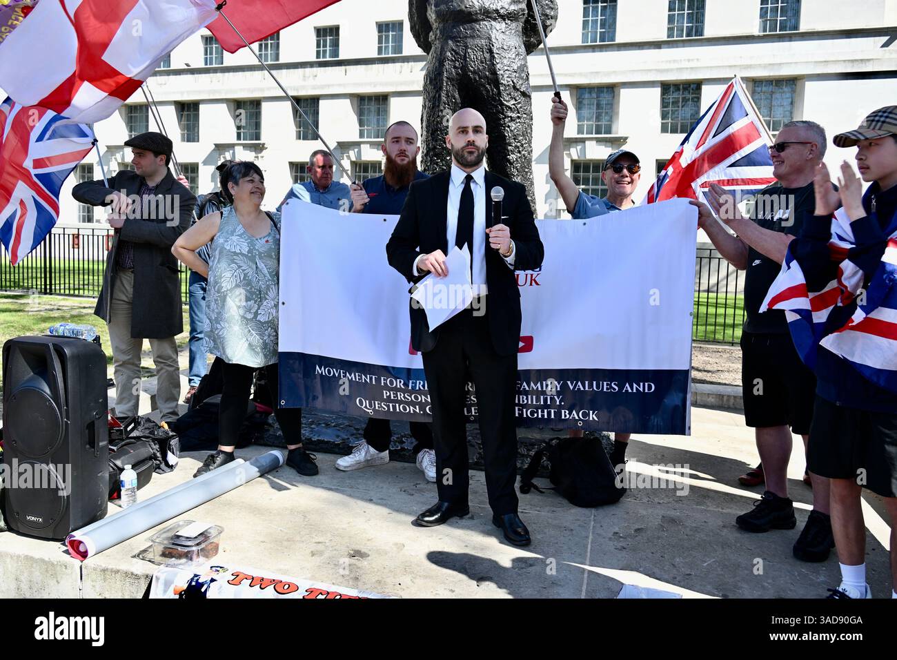 Londres, Royaume-Uni. Nick Tenconi leader. Rassemblement du Parti de l'indépendance du Royaume-Uni pour protester contre les forces de l'ordre à deux niveaux, en face de Downing Street. Crédit : michael melia/Alamy Live News Banque D'Images