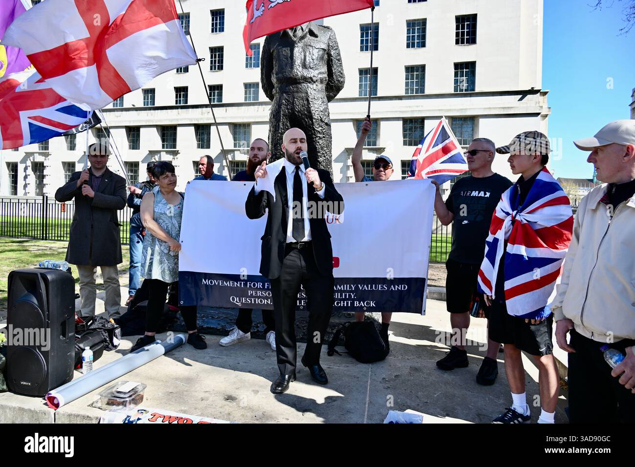 Londres, Royaume-Uni. Nick Tenconi leader. Rassemblement du Parti de l'indépendance du Royaume-Uni pour protester contre les forces de l'ordre à deux niveaux, en face de Downing Street. Crédit : michael melia/Alamy Live News Banque D'Images